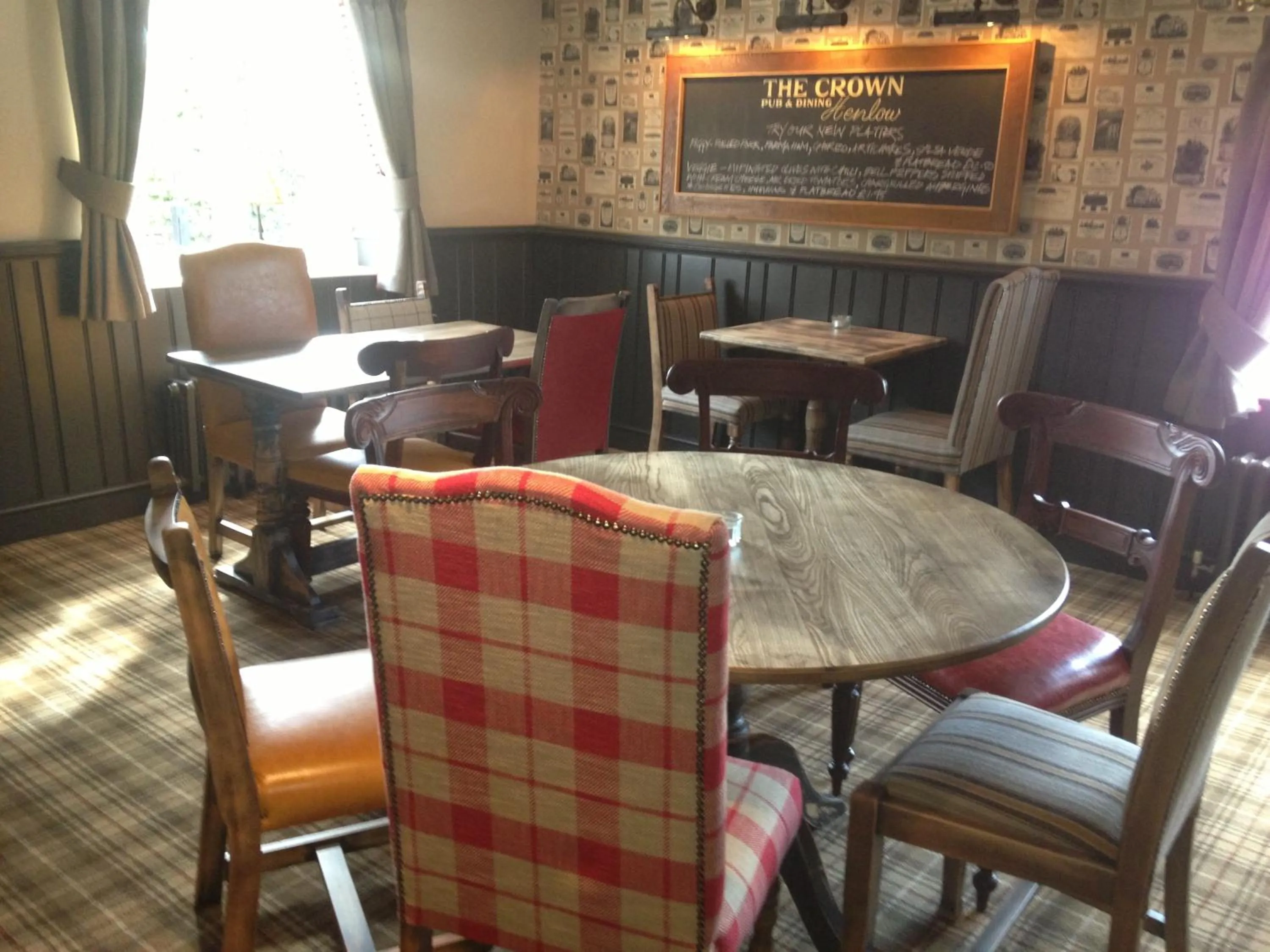 Restaurant/places to eat in The Crown Pub, Dining & Rooms