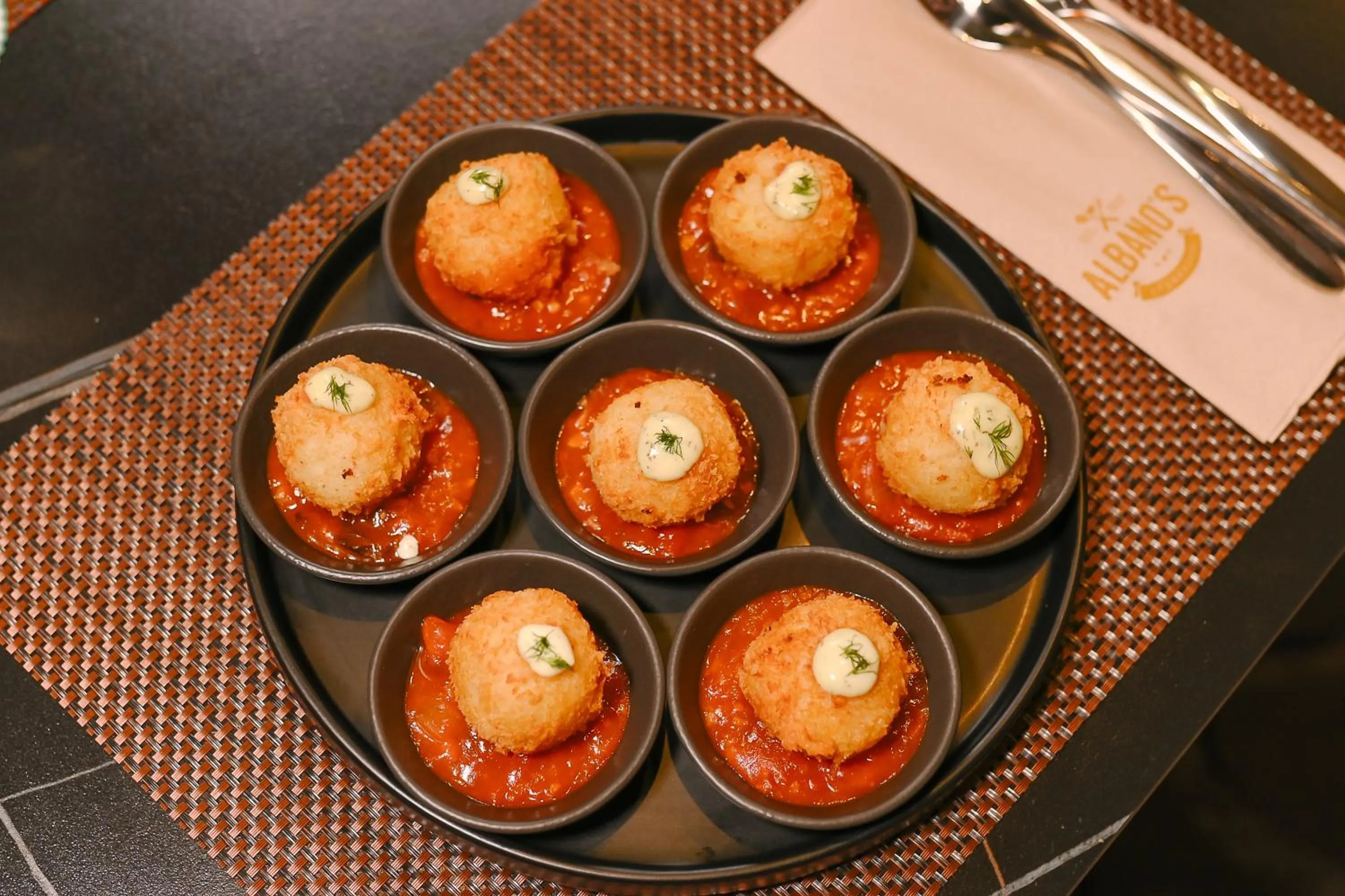 Restaurant/places to eat in Ardenhills Suites