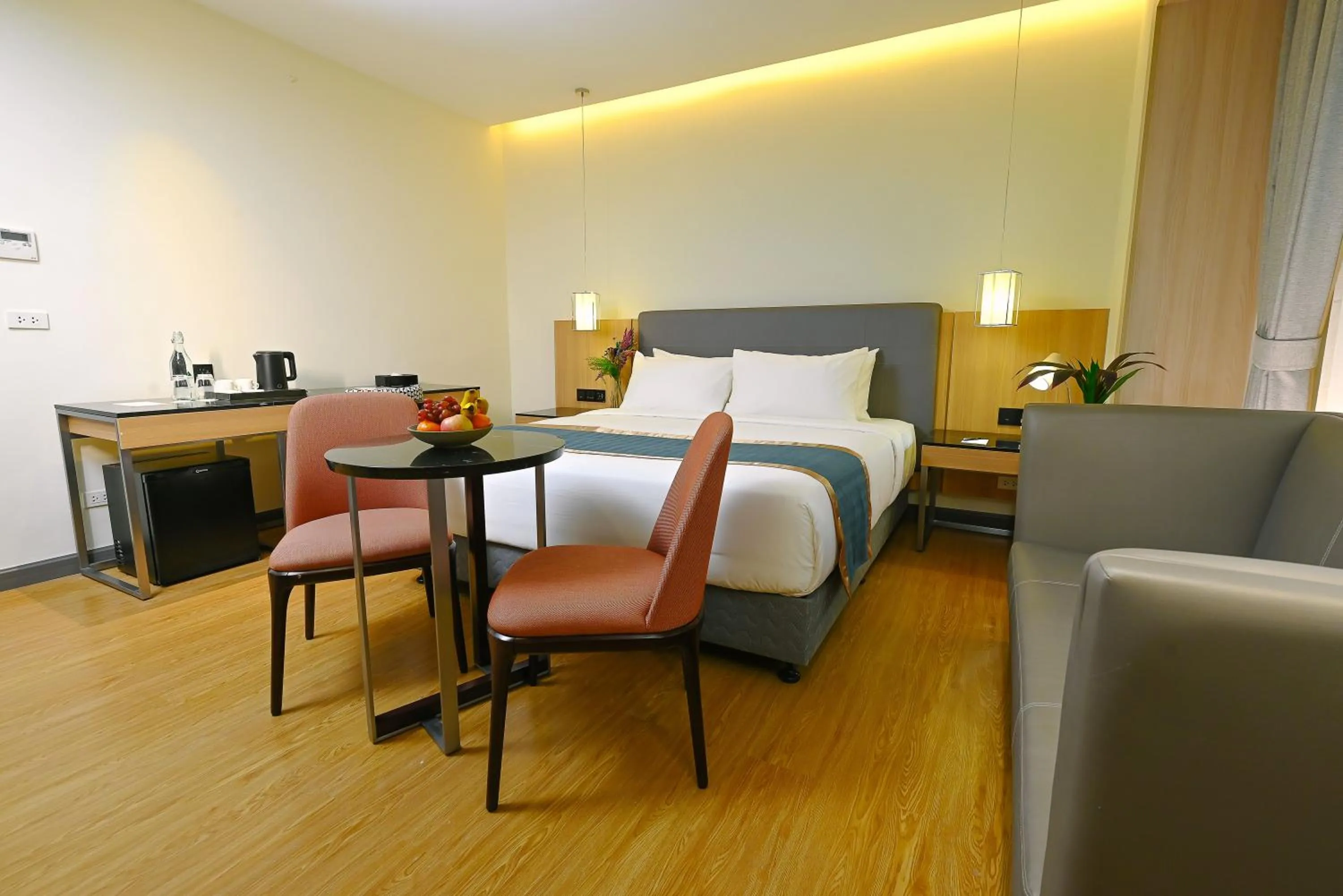 Bedroom, Bed in Ardenhills Suites