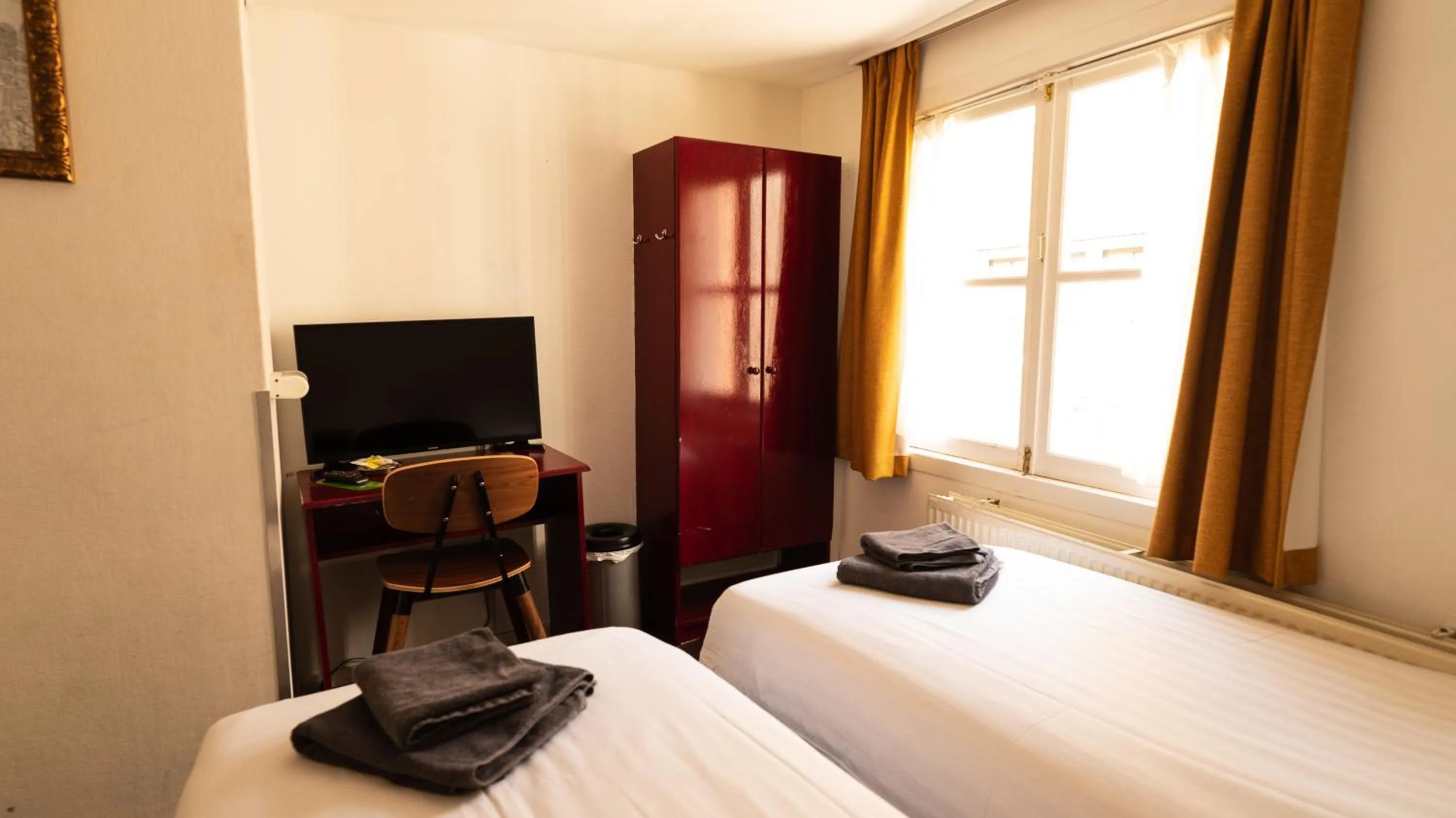 towels, Bed in Hotel Internationaal