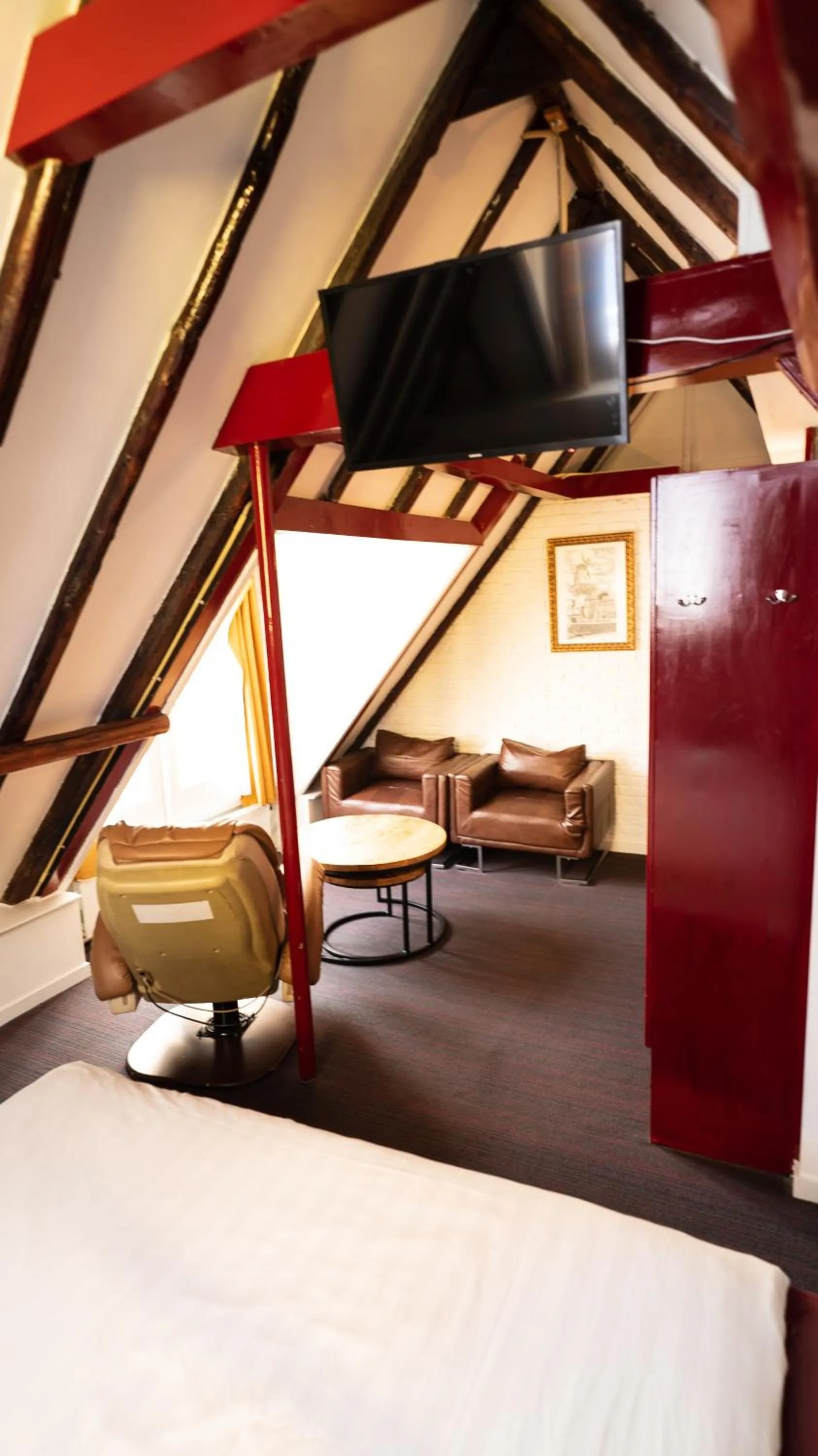 Seating area, Bed in Hotel Internationaal