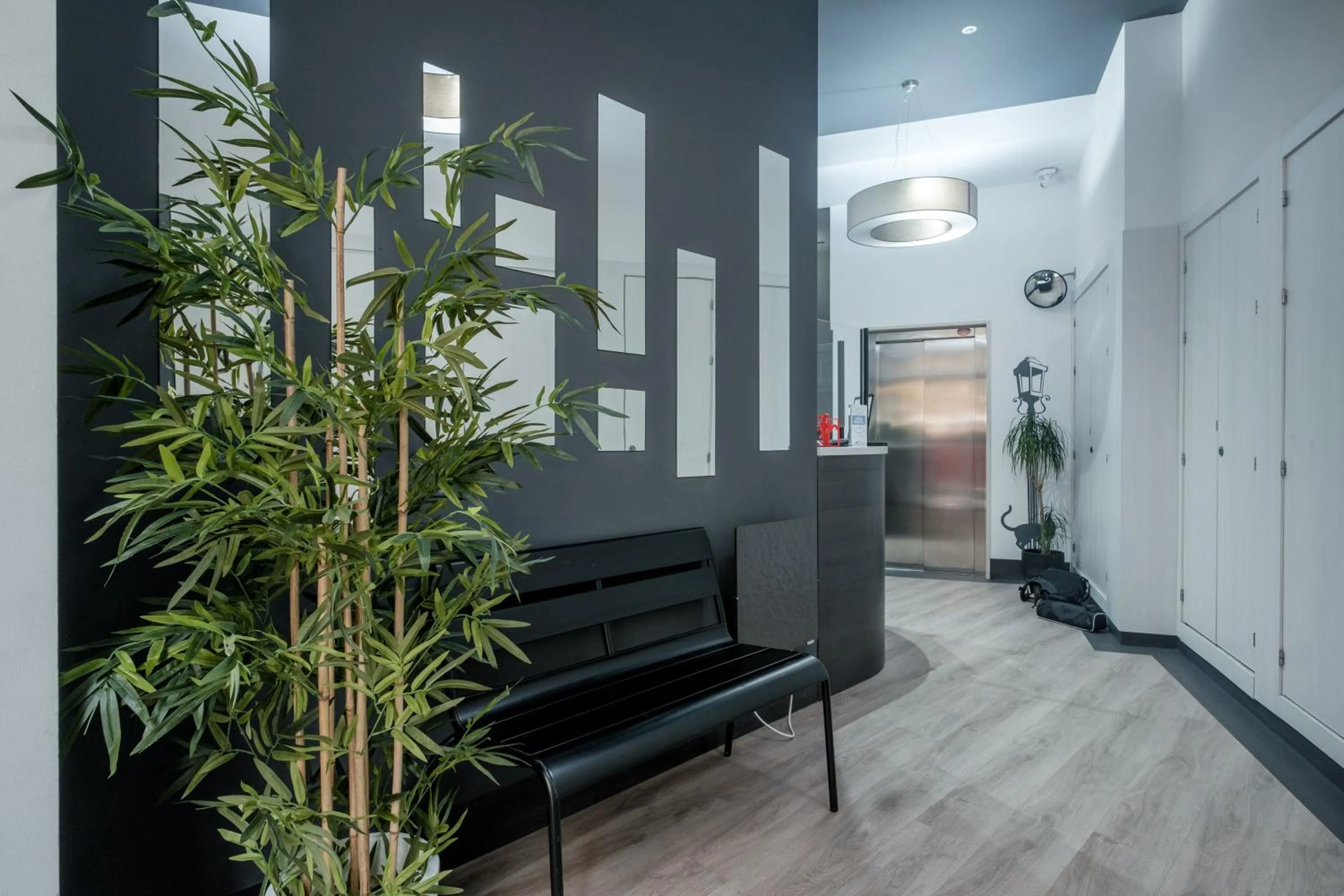 Lobby or reception in Apartamentos Capua