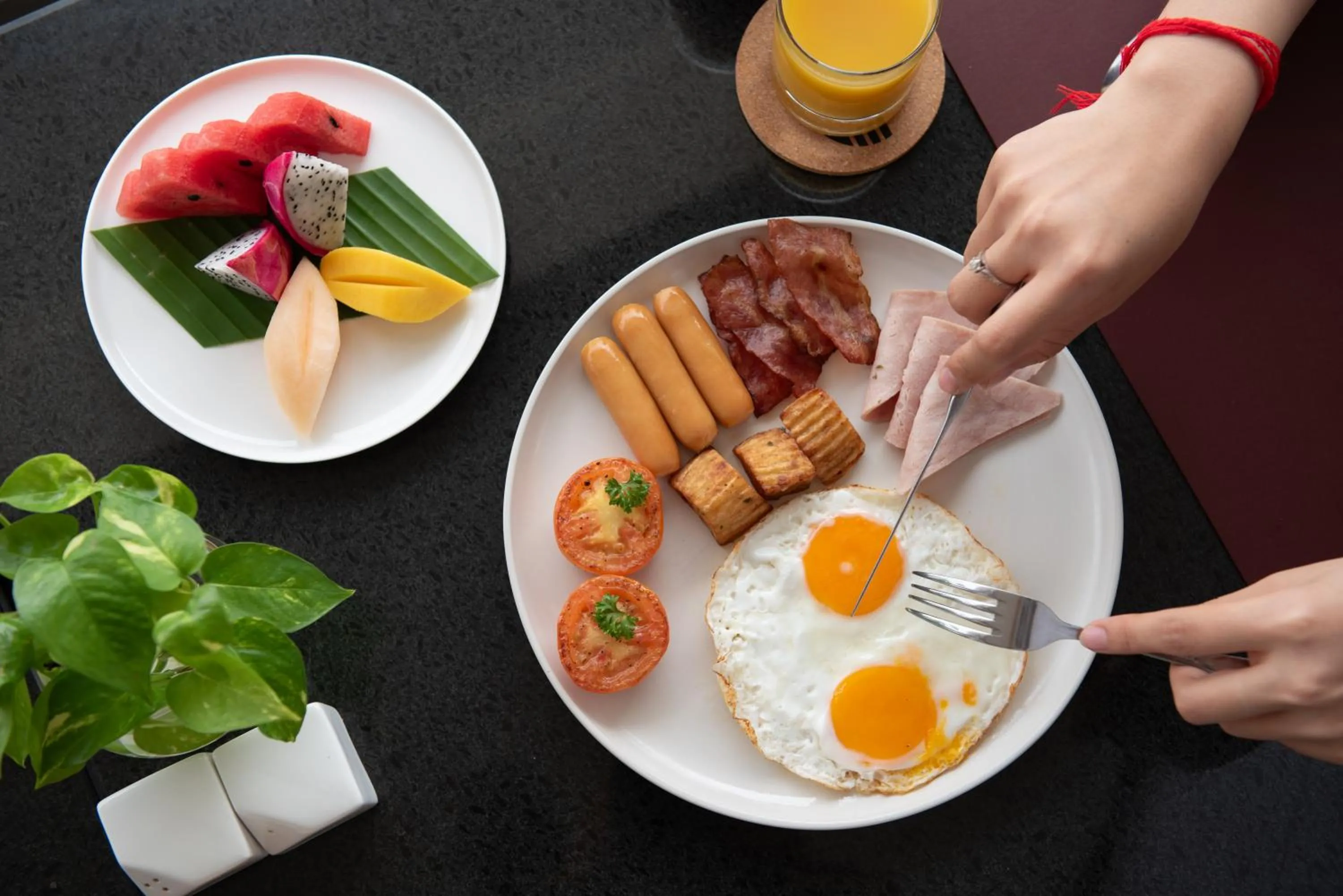 Food and drinks in Koulen Central Hotel