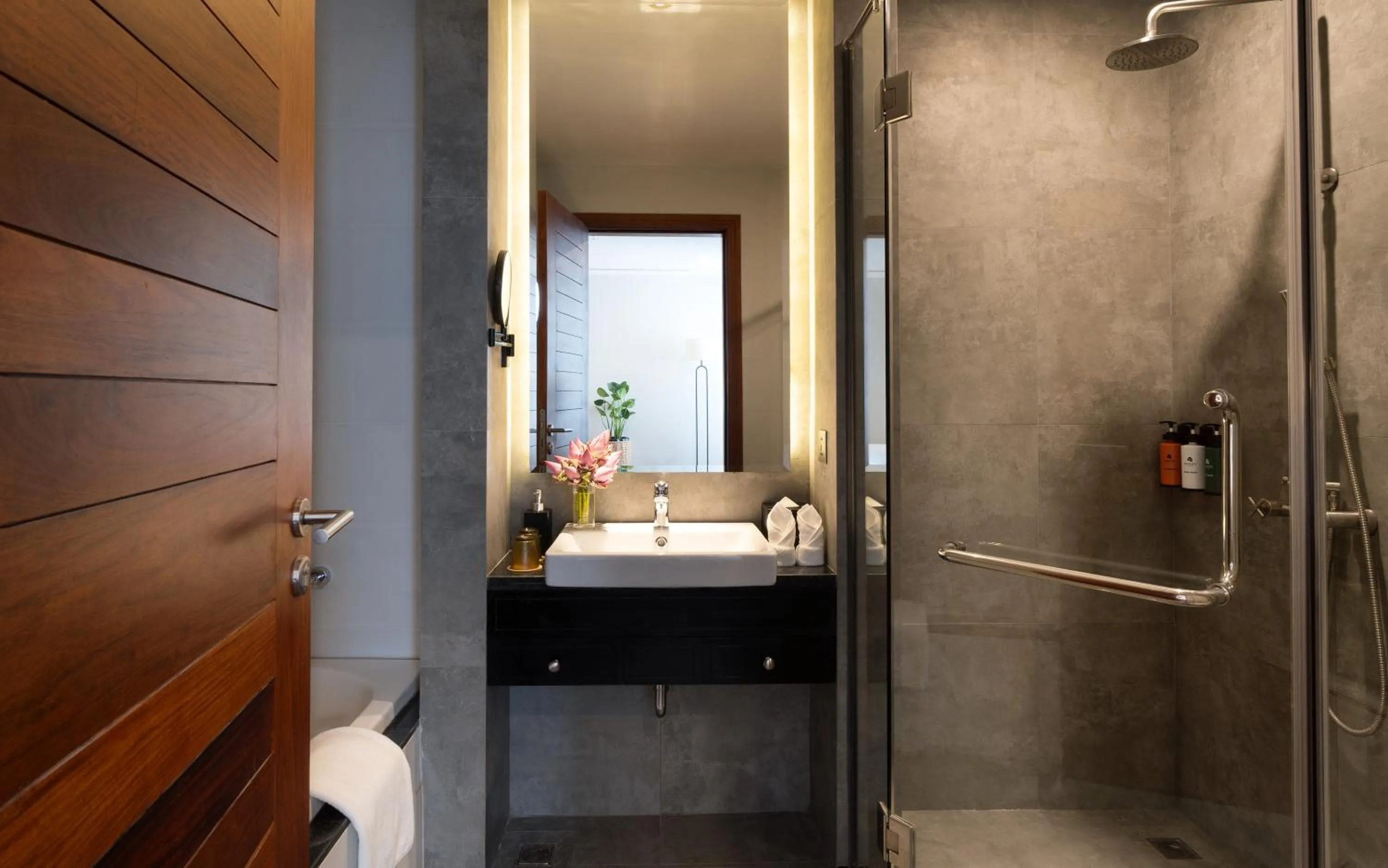 Bathroom in Koulen Central Hotel