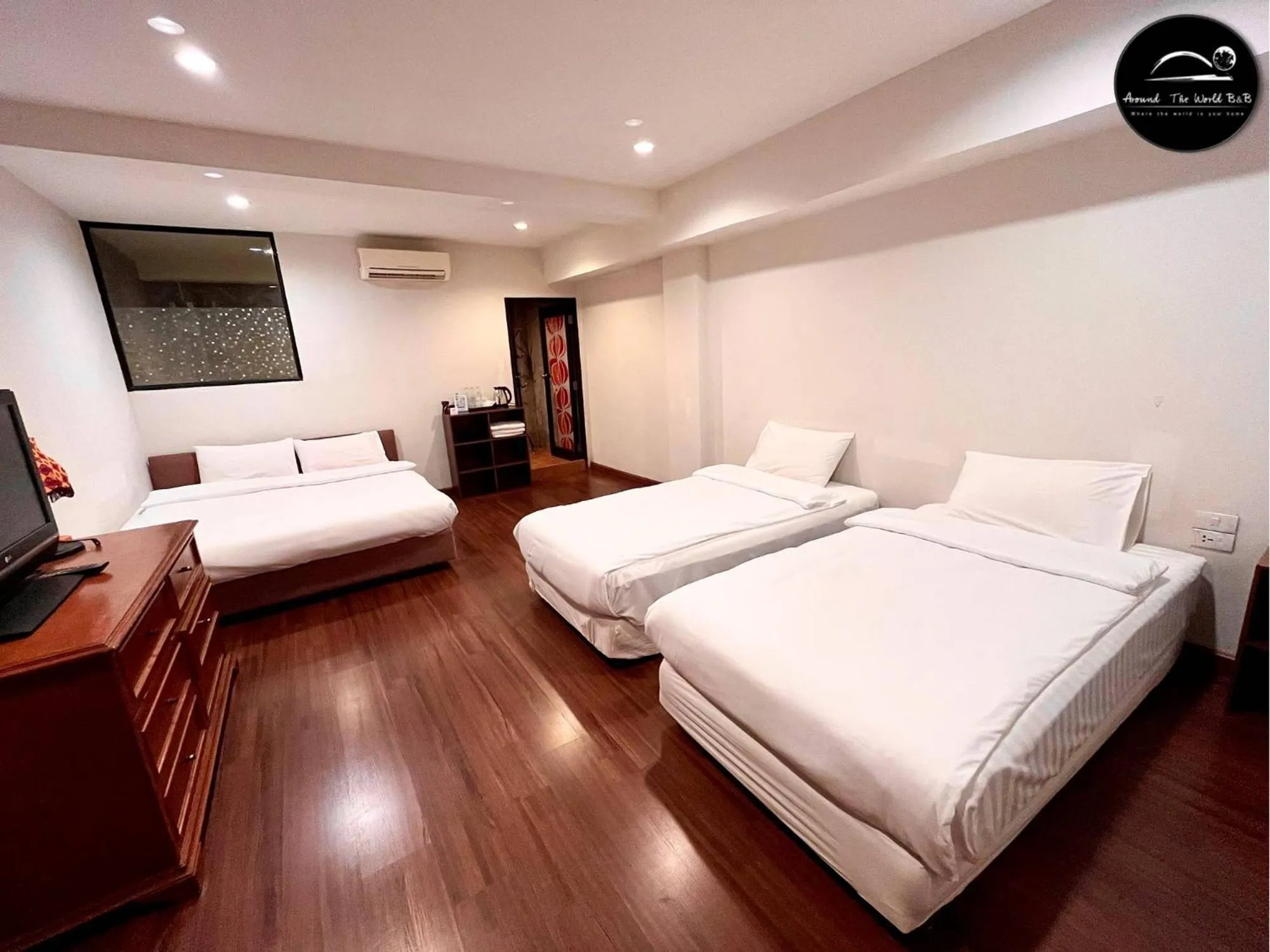 Bedroom, Bed in Around The World Bed and Breakfast