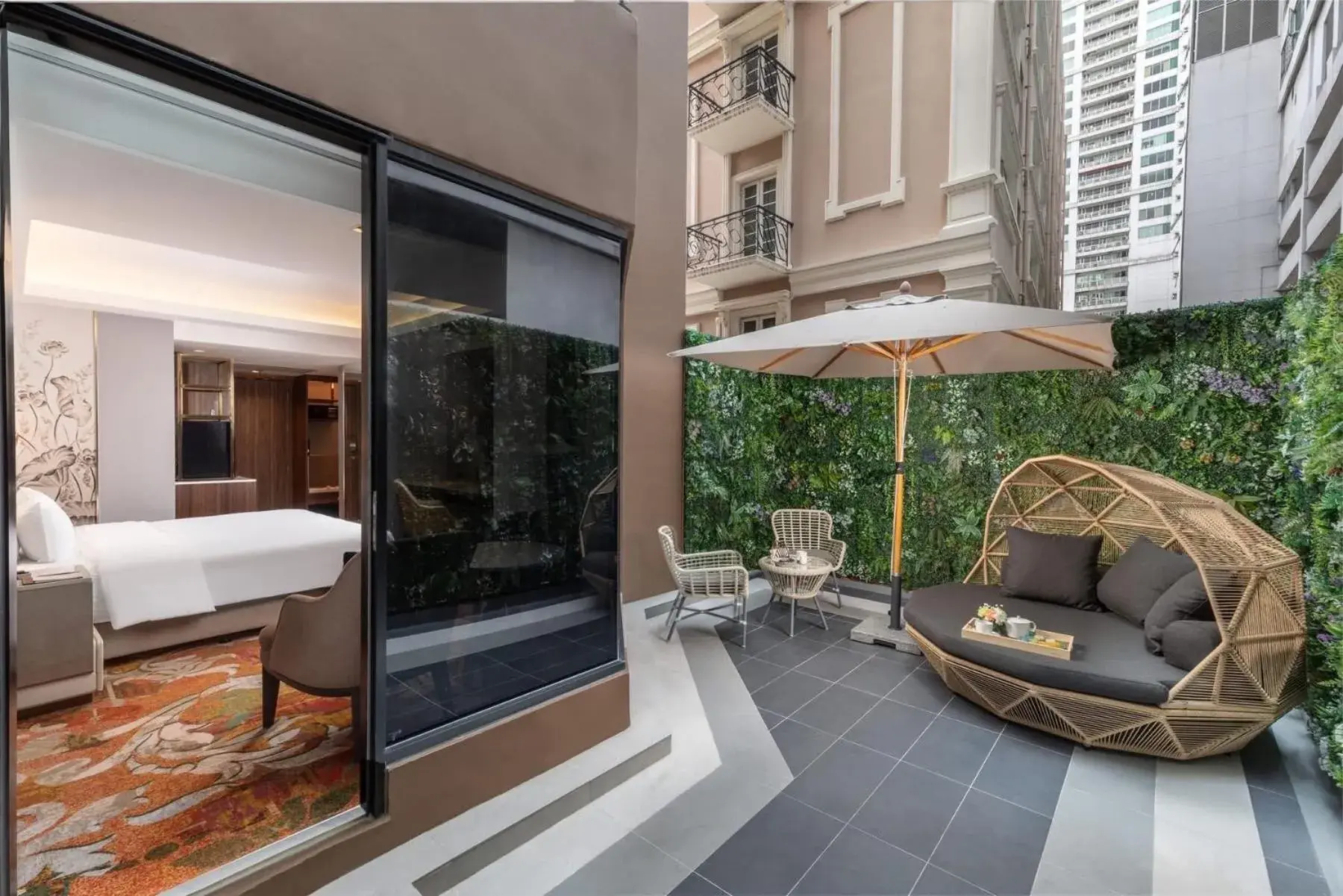 Double Room with Balcony in SAMALA Hotel Bangkok Double Room with Balcony in SAMALA Hotel Bangkok