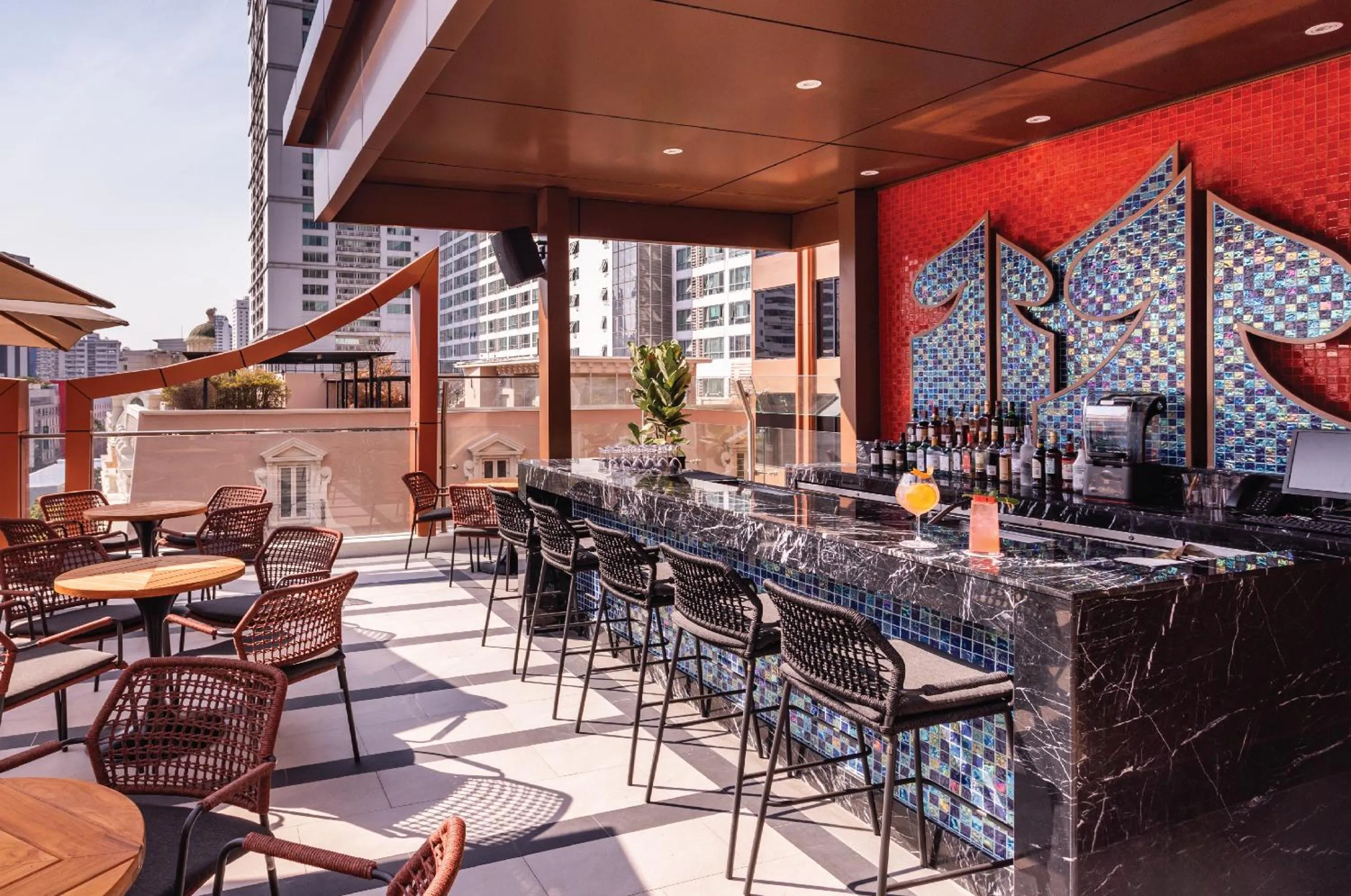 Lounge or bar in SAMALA Hotel Bangkok