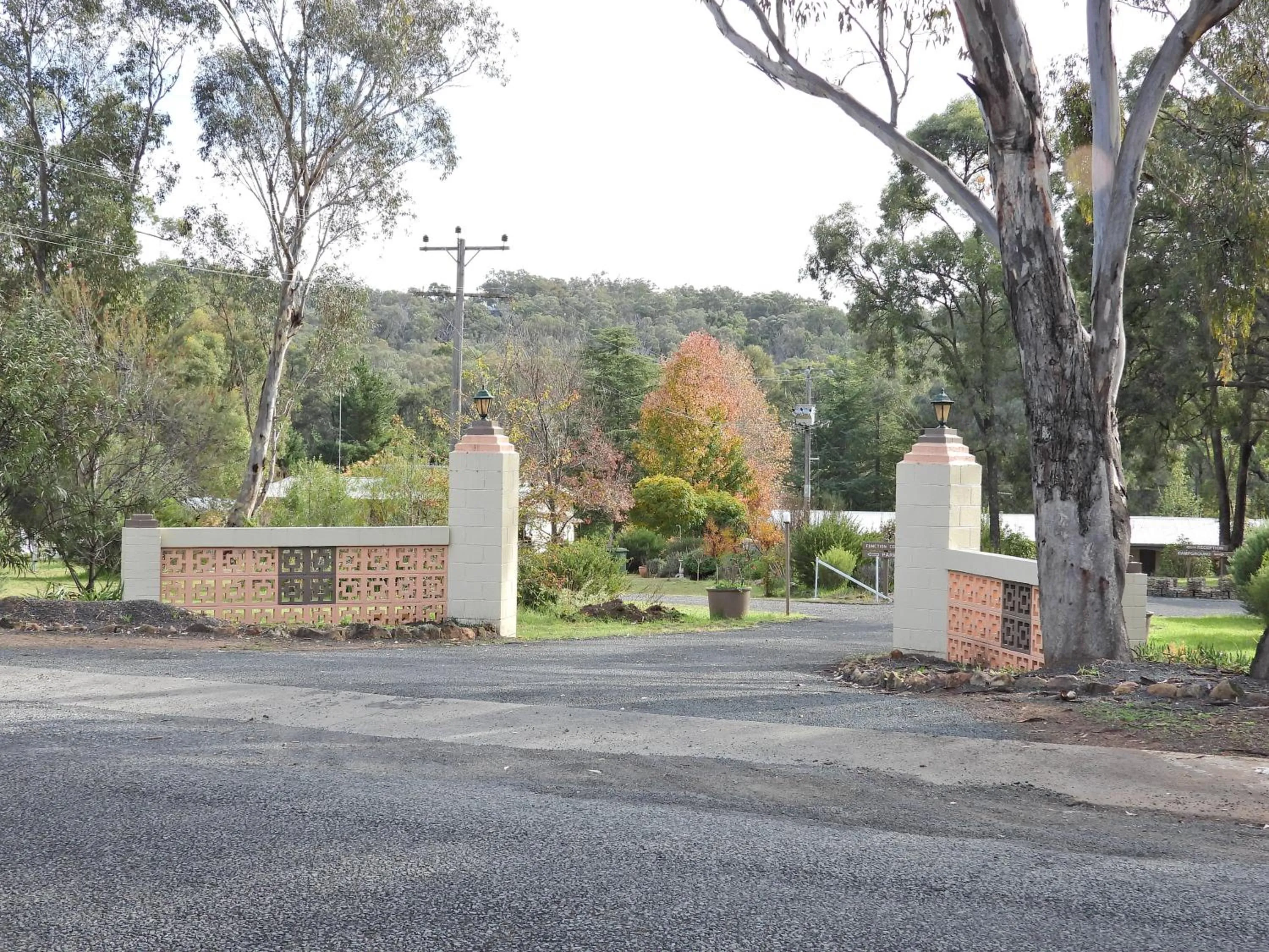 Facade/entrance in Warrumbungles Mountain Motel