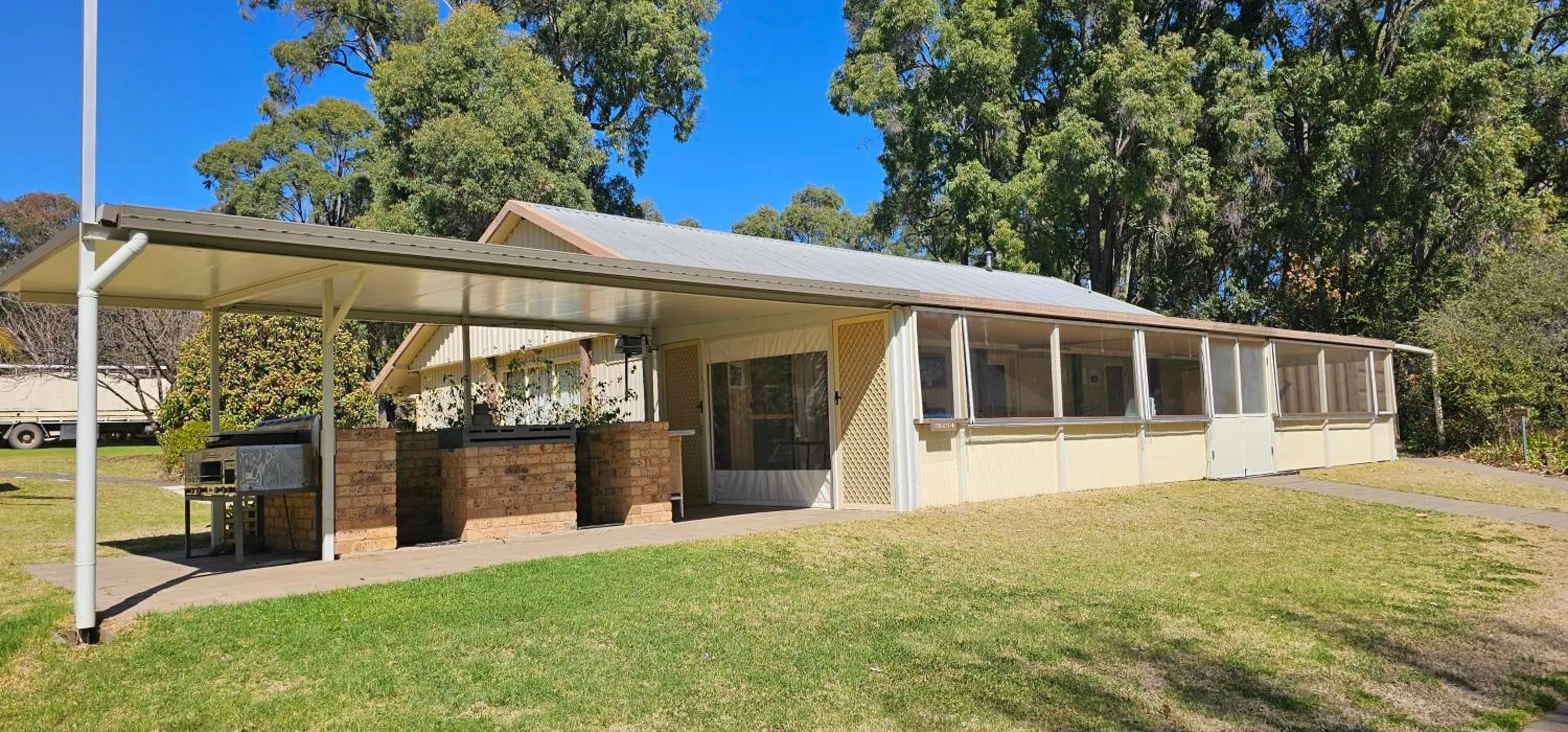 BBQ facilities in Warrumbungles Mountain Motel