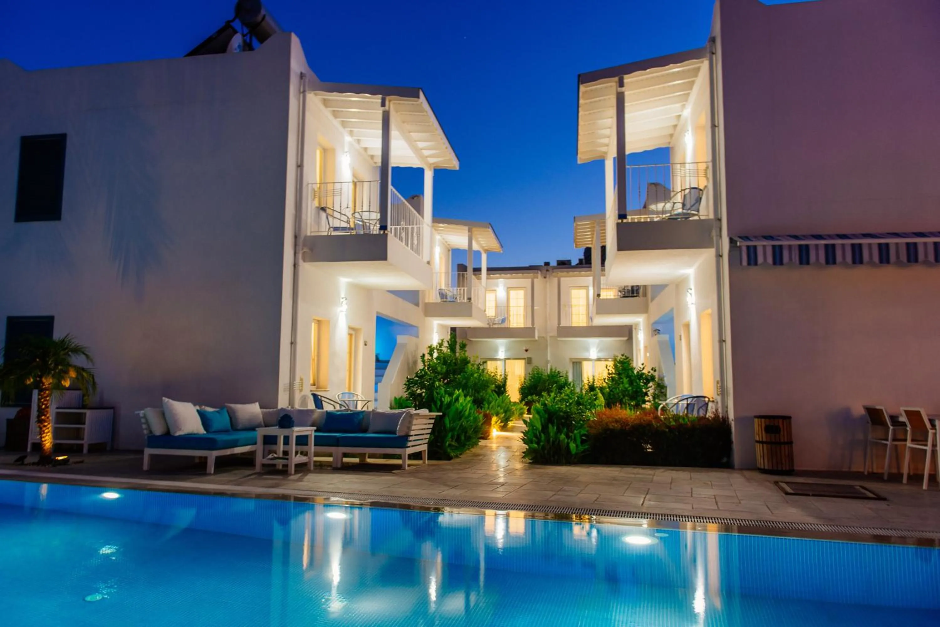 Pool view in Via Farilya Hotel