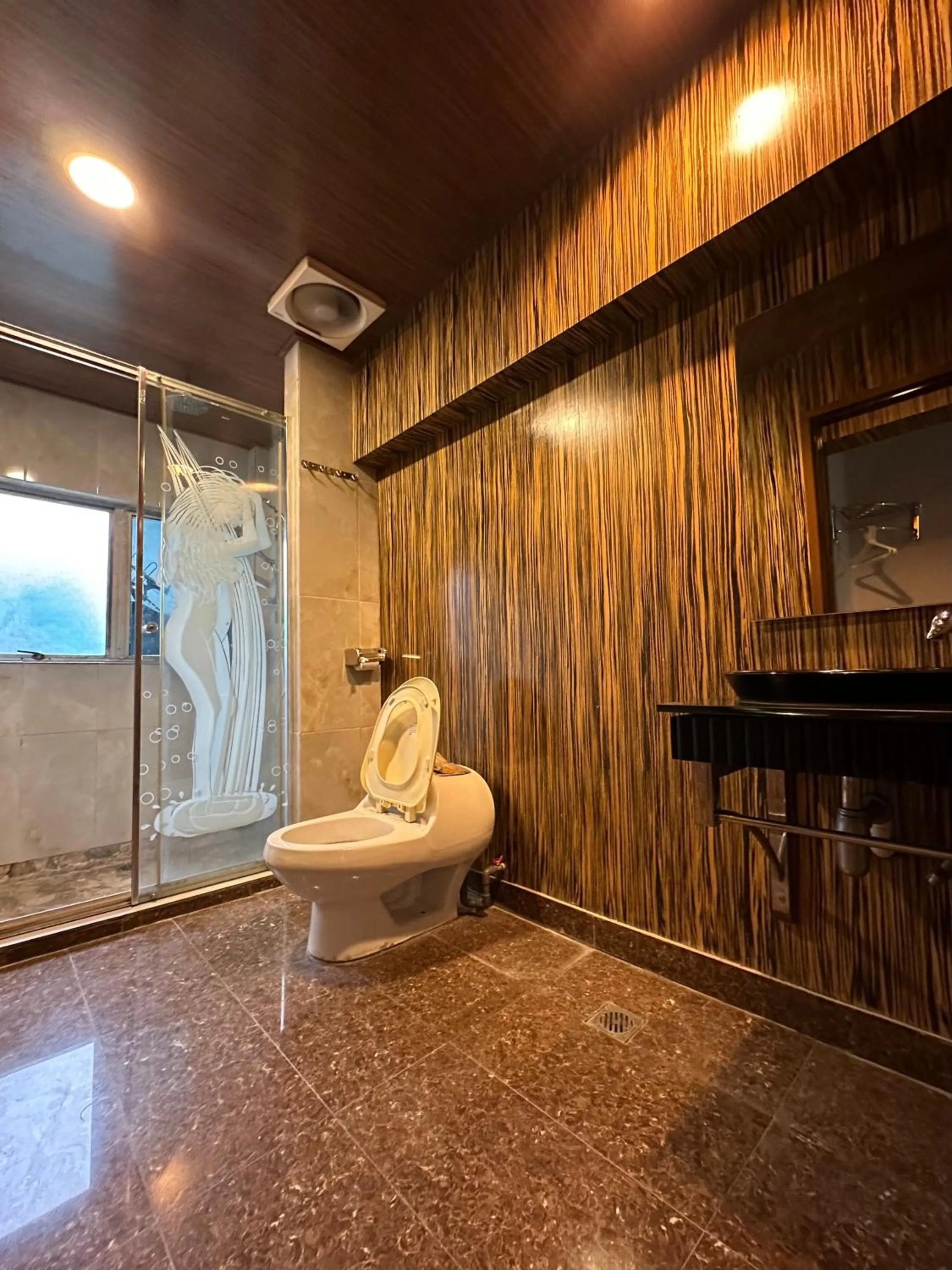 Bathroom in Dingdong Homes Hotel
