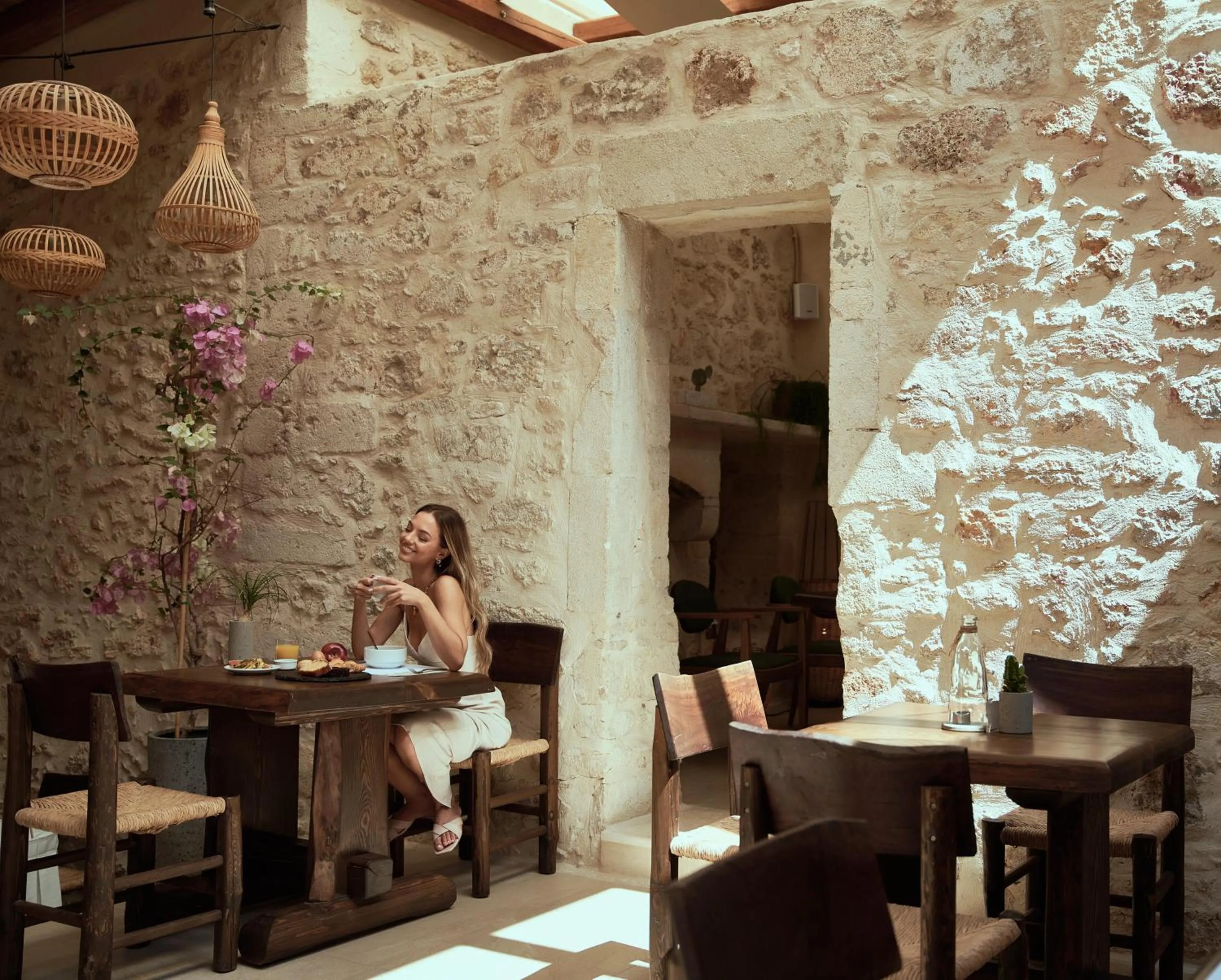 Restaurant/places to eat in Manili Boutique Suites & Villas