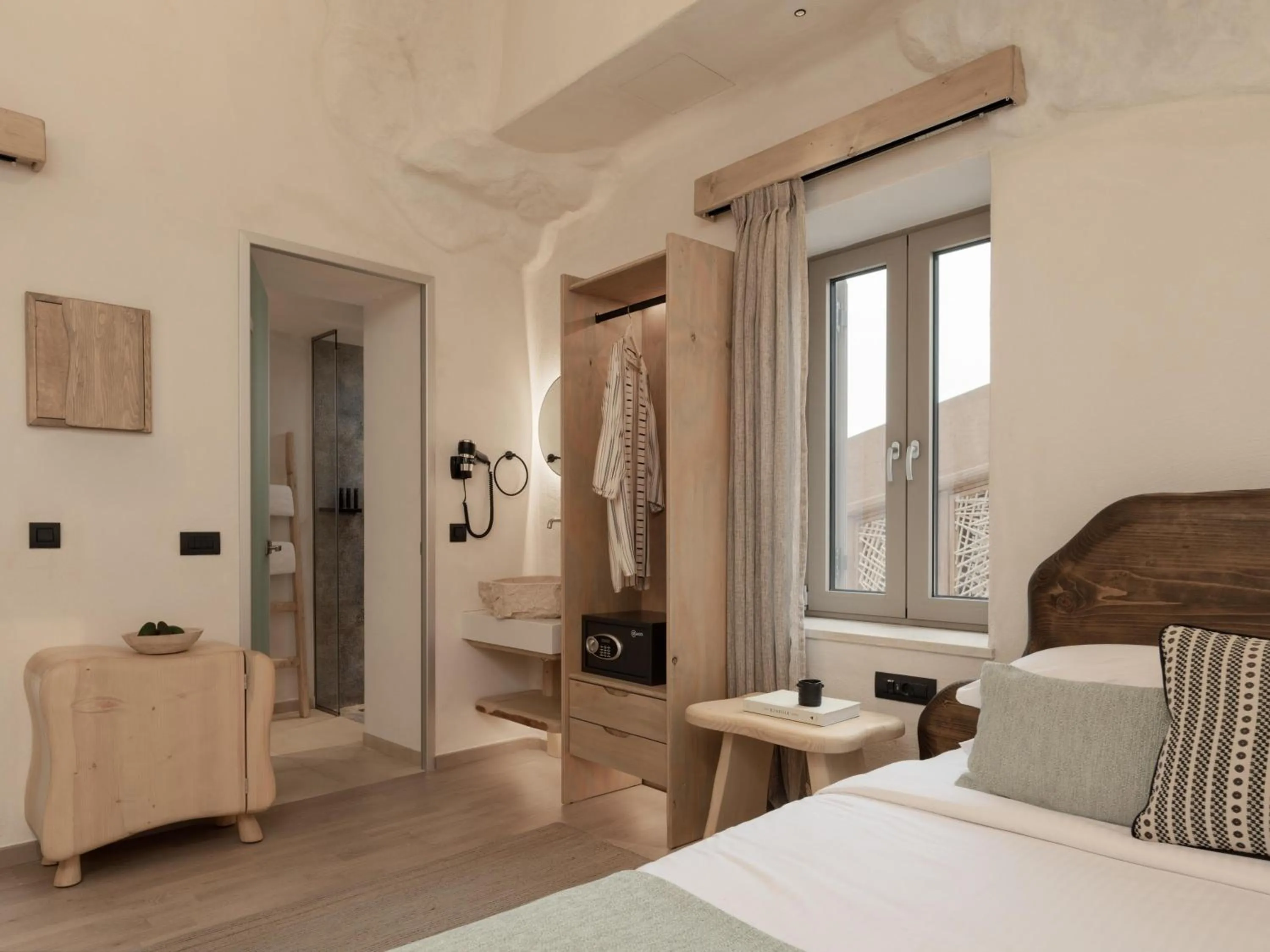 Photo of the whole room, Bed in Manili Boutique Suites & Villas