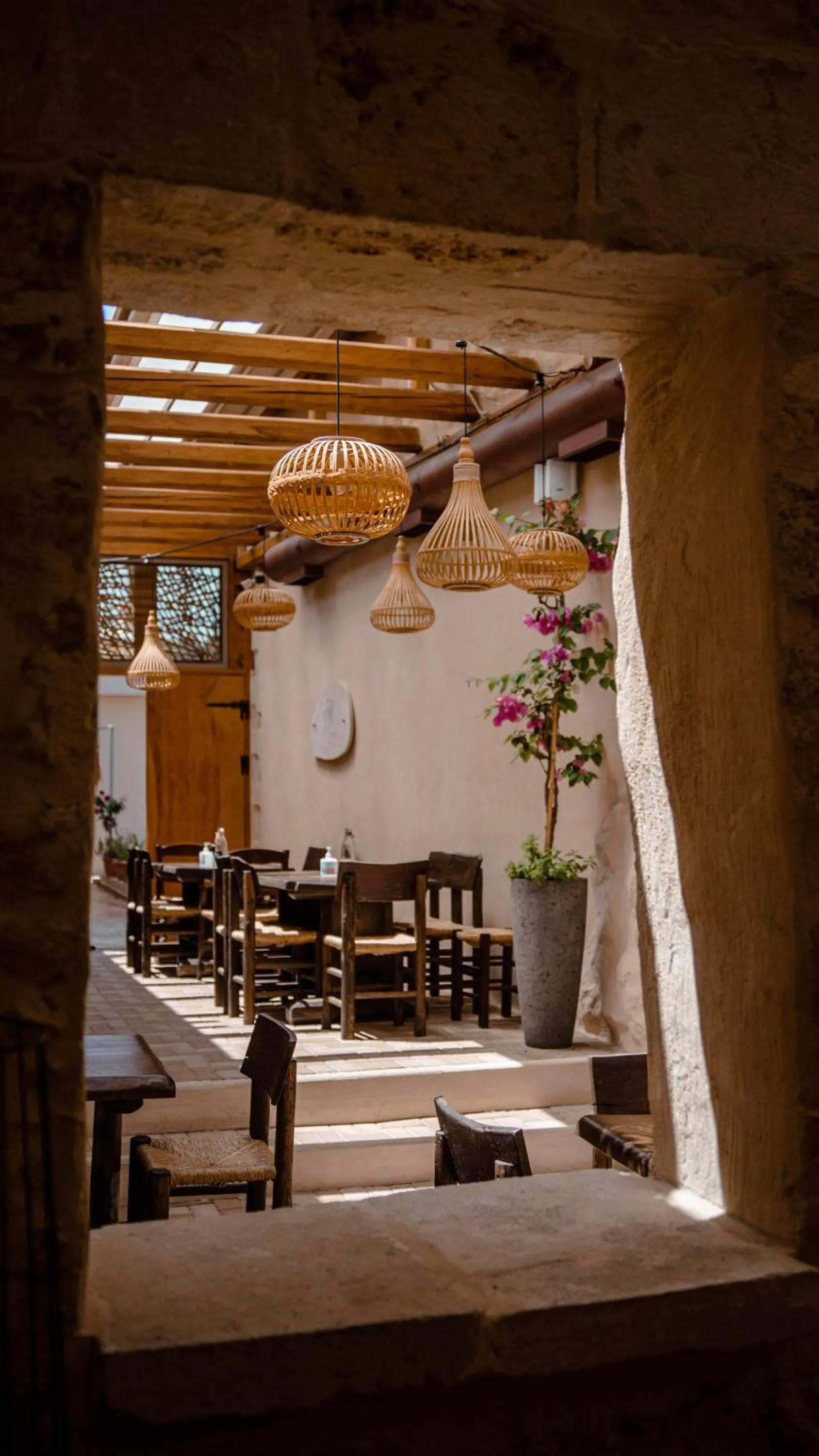 Restaurant/places to eat in Manili Boutique Suites & Villas