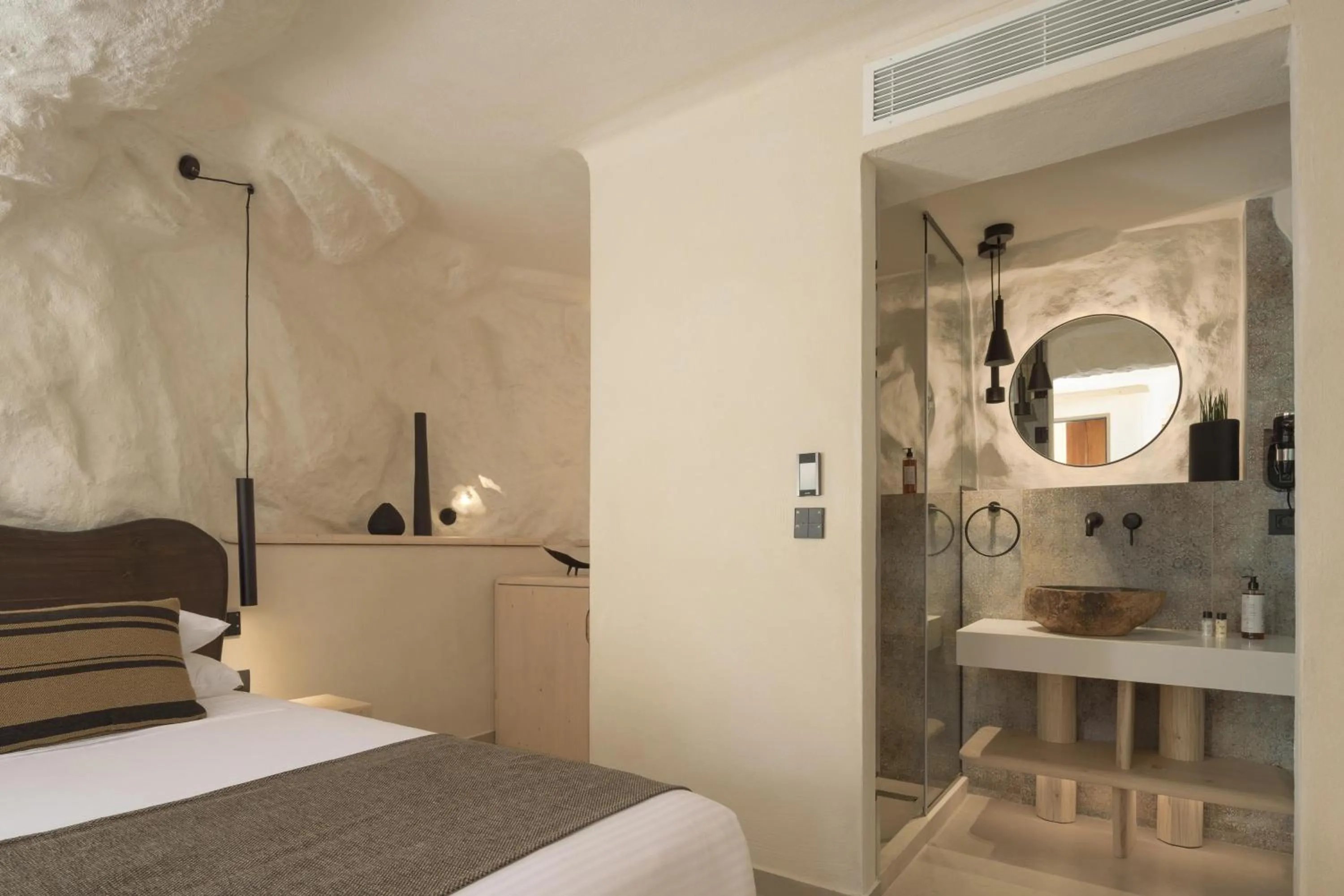 Bathroom, Bed in Manili Boutique Suites & Villas