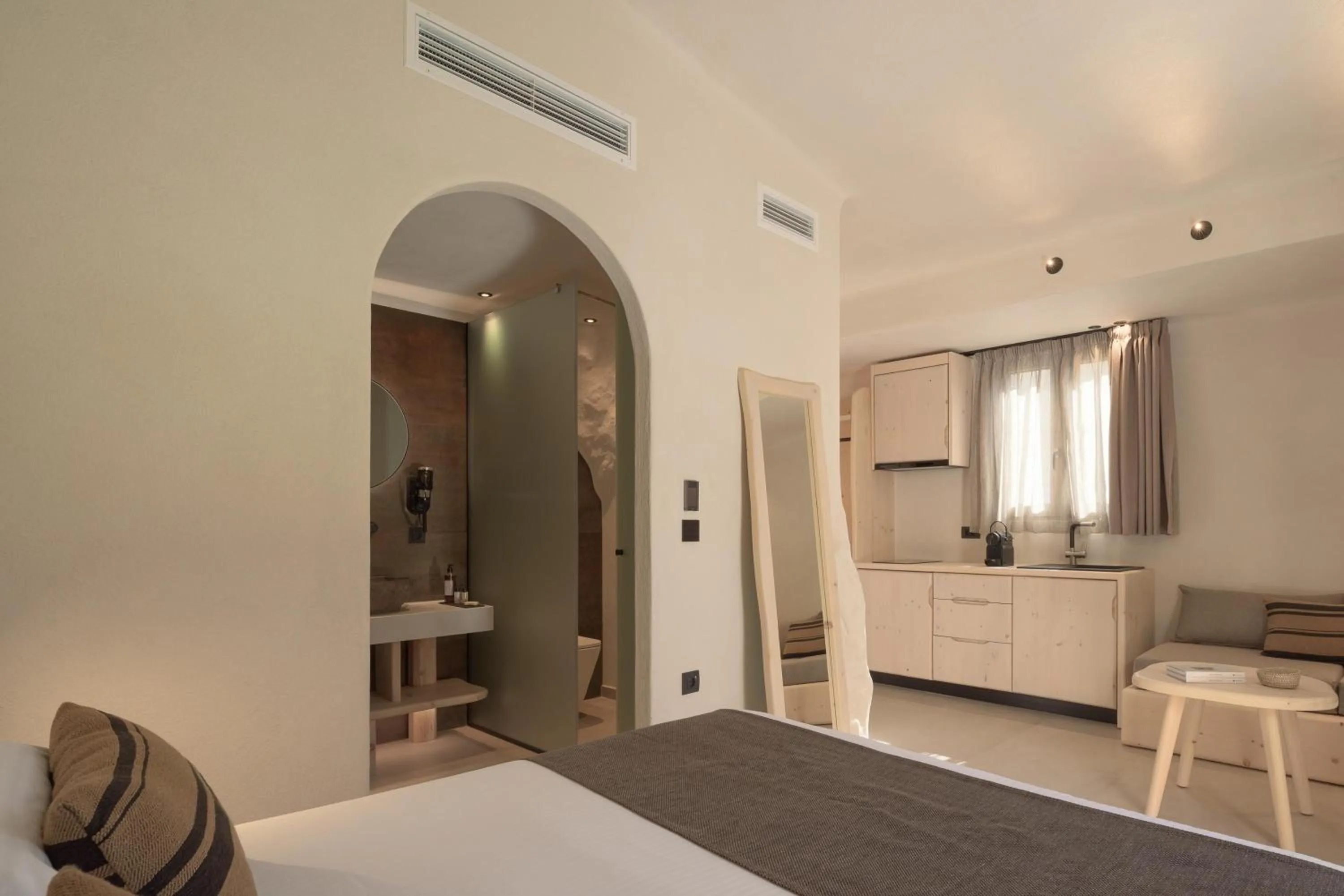 Photo of the whole room, Bed in Manili Boutique Suites & Villas