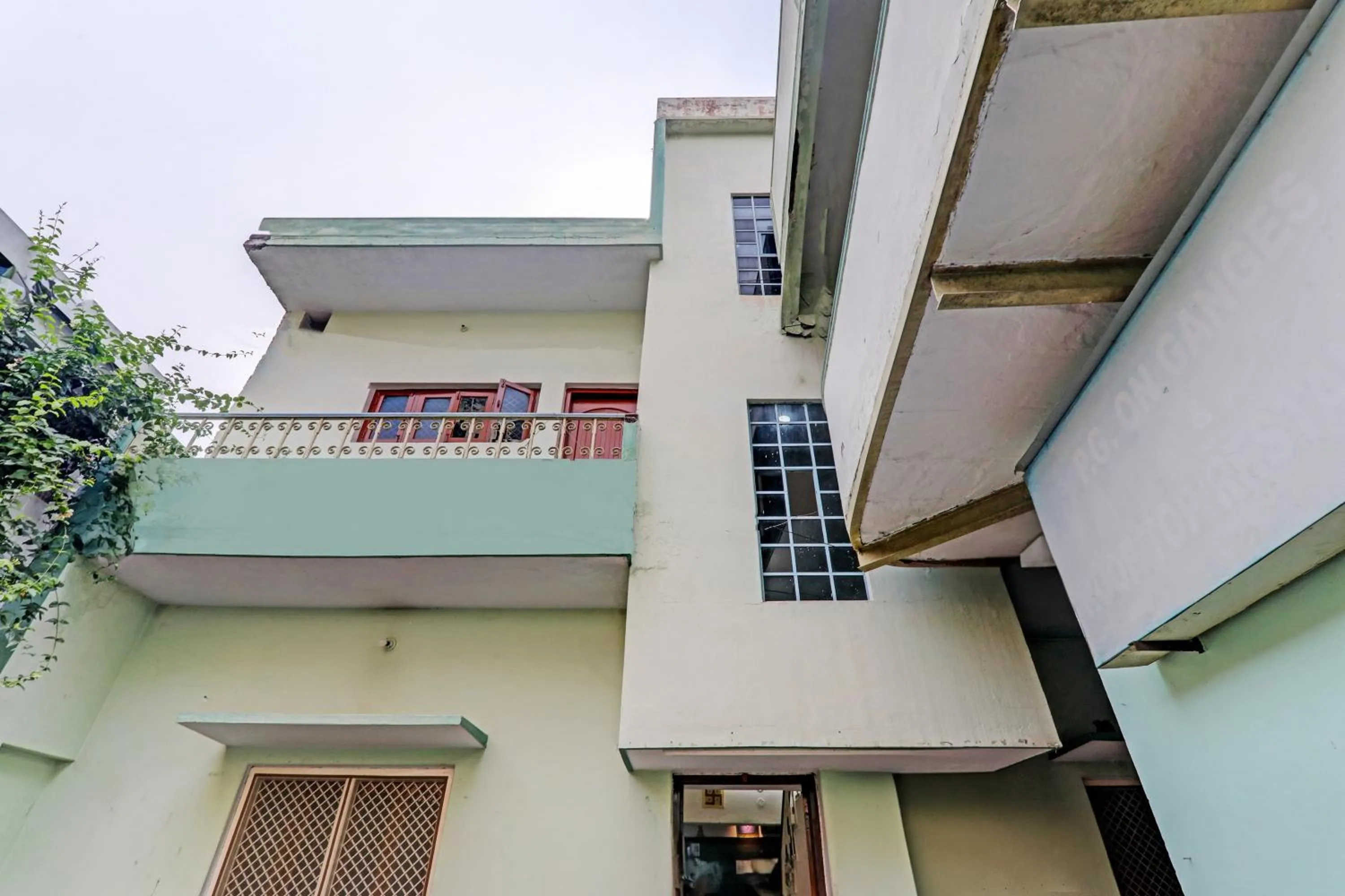 Facade/entrance in Hotel O PG ON GANGES
