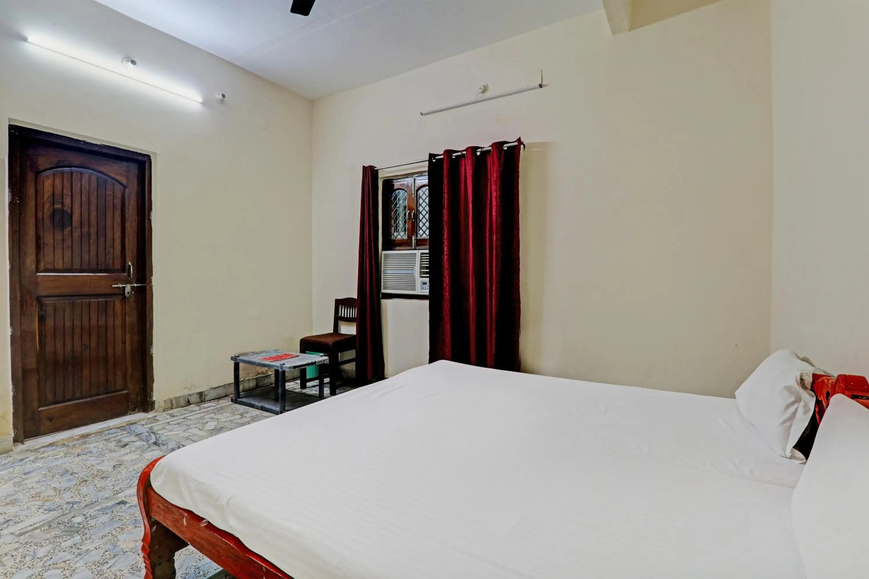 Bedroom in Hotel O PG ON GANGES