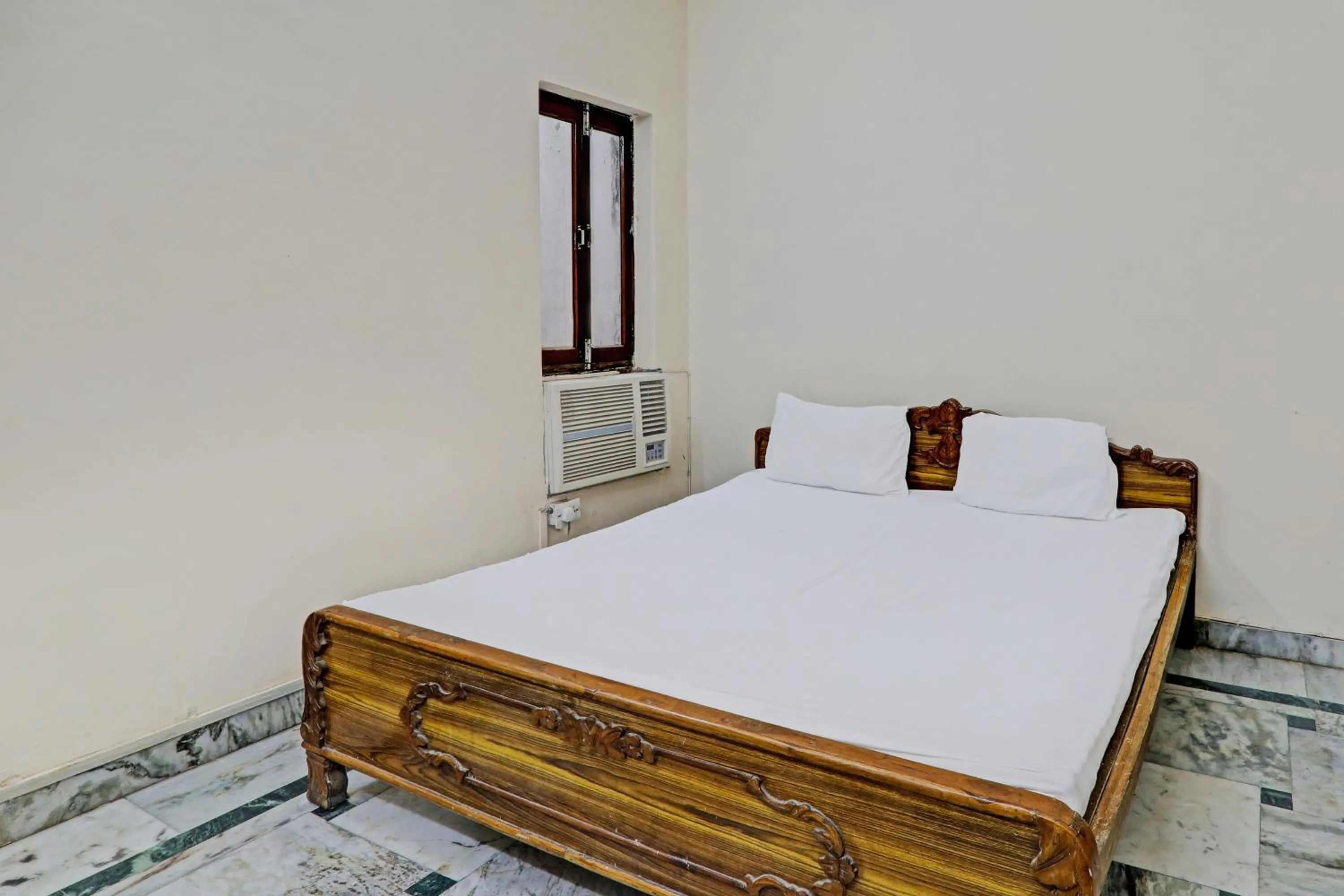 Bedroom in Hotel O PG ON GANGES