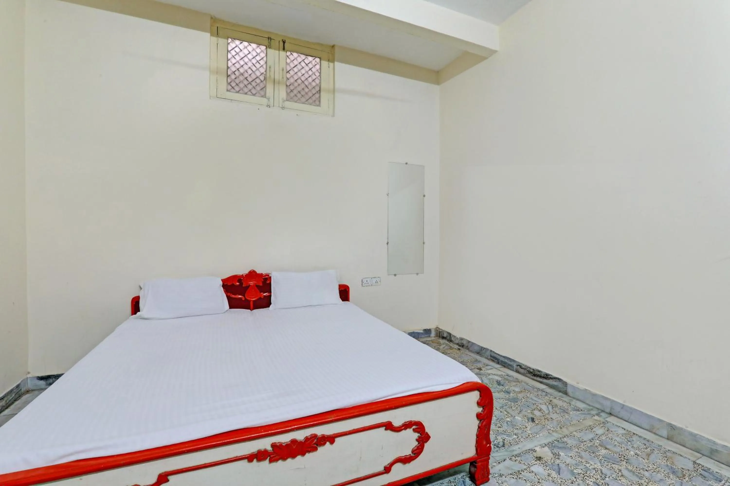 Bedroom in Hotel O PG ON GANGES