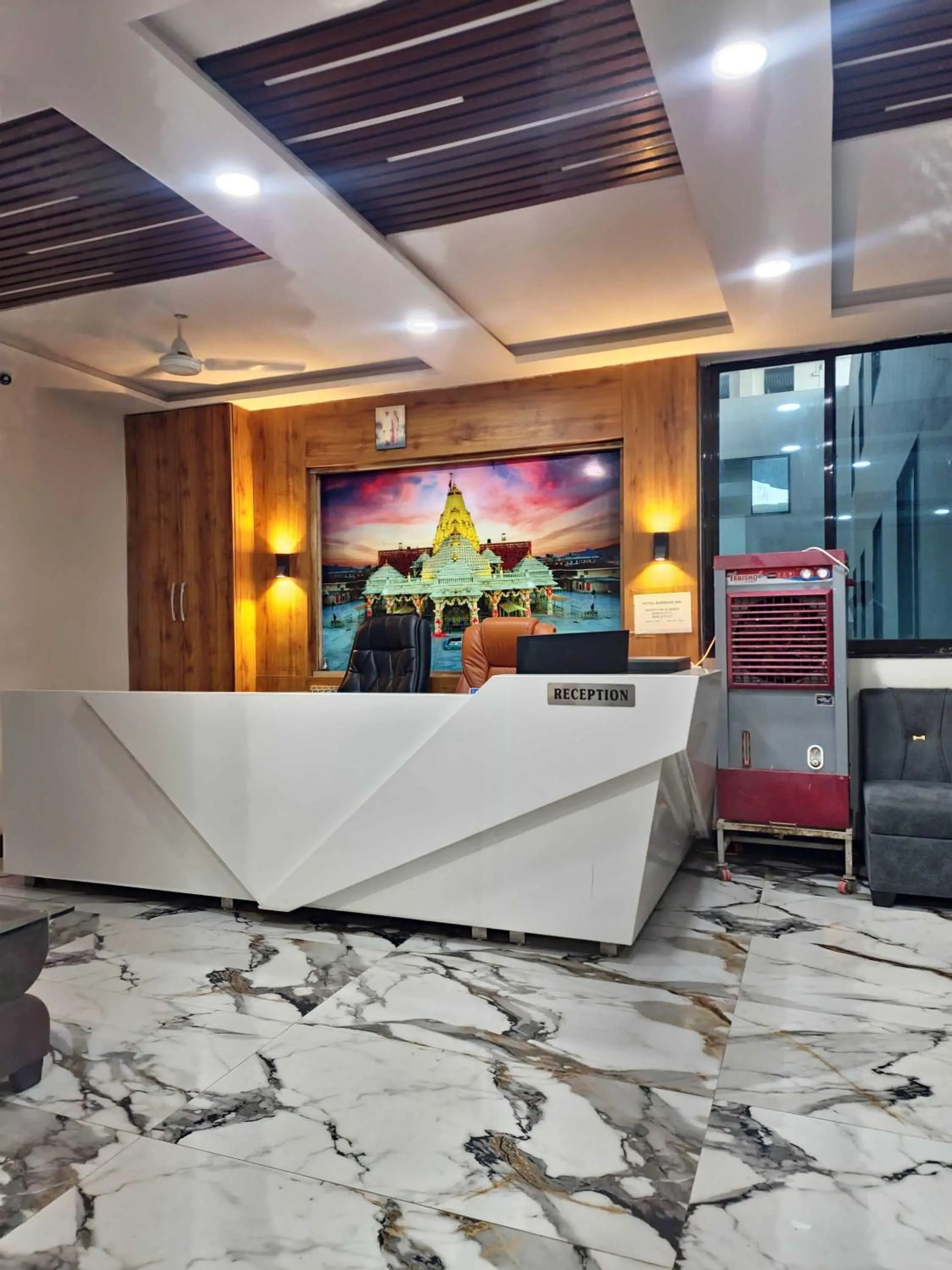 Lobby or reception in Hotel Kardhar Inn