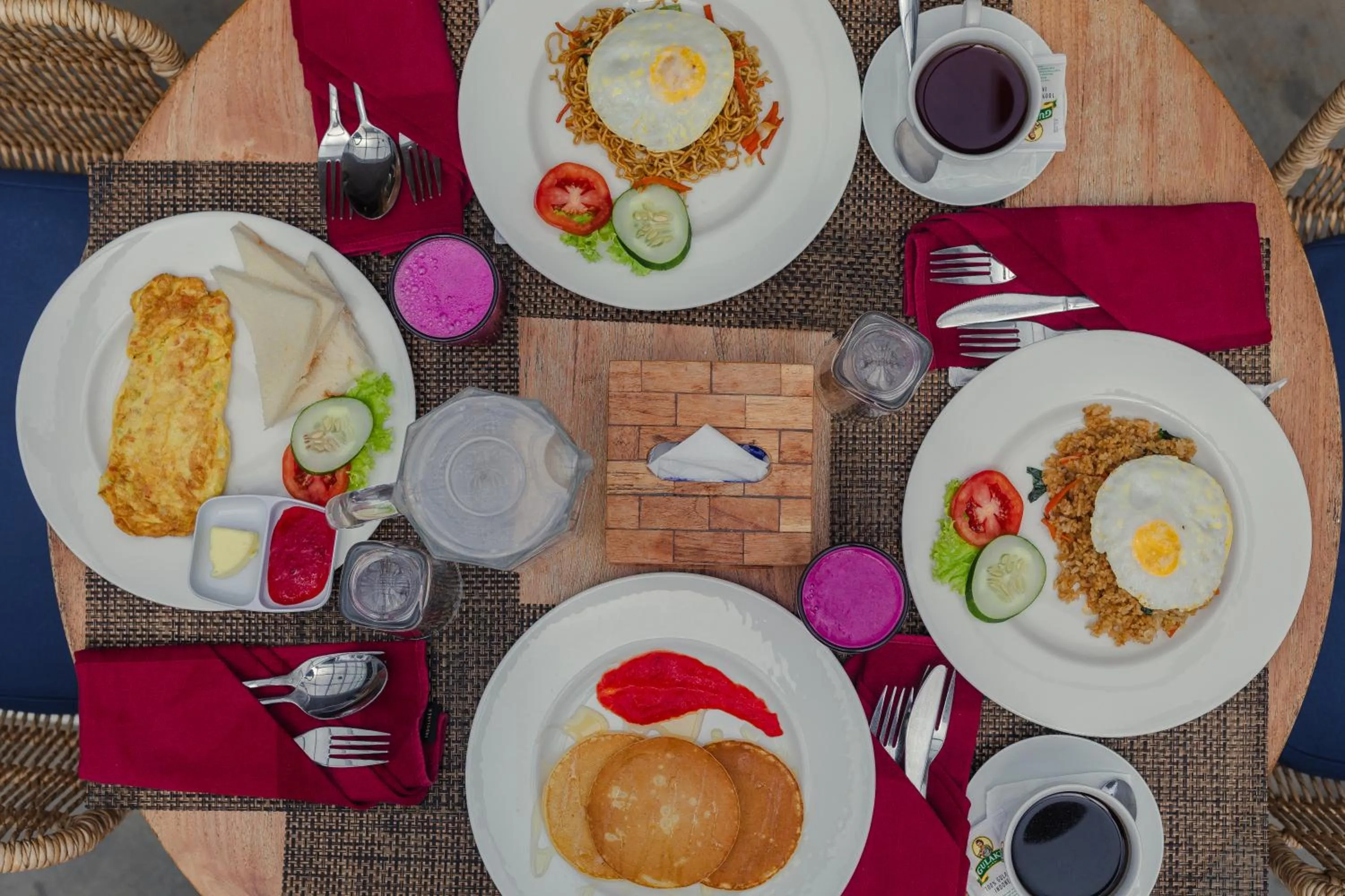 Food and drinks in Munduk Kupang Sekumpul Villa