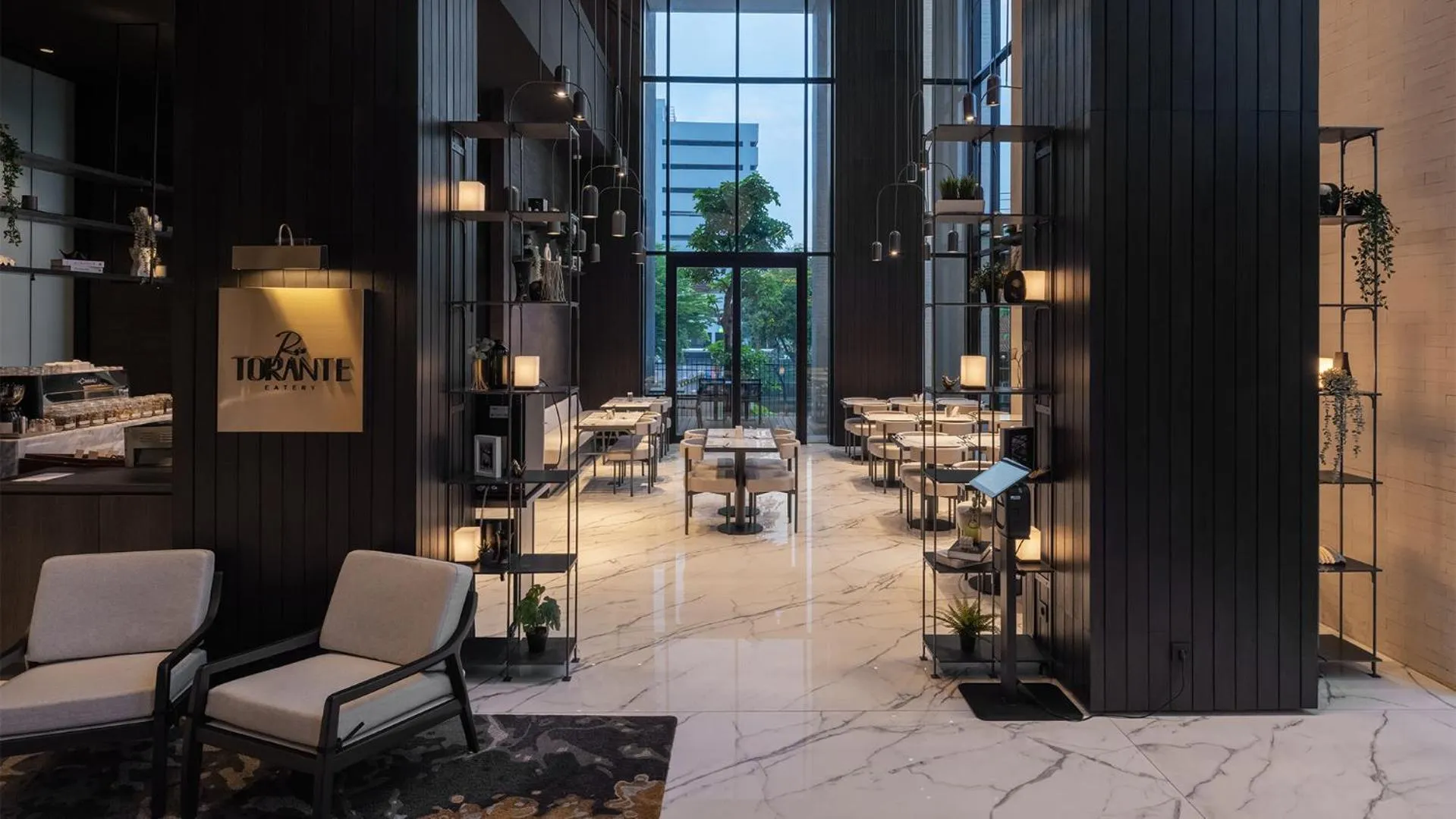 Restaurant/places to eat in REZ Hotel Semarang