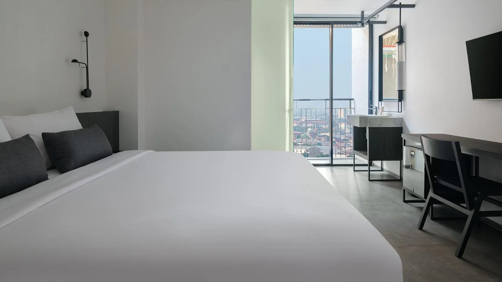 Bedroom, Bed in REZ Hotel Semarang