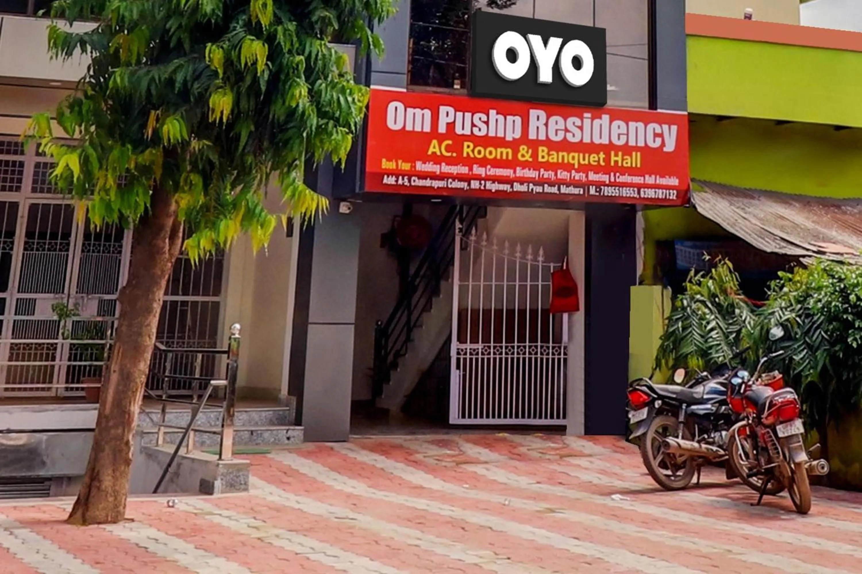 Facade/entrance in Itsy Hotels Om Pushp Residency