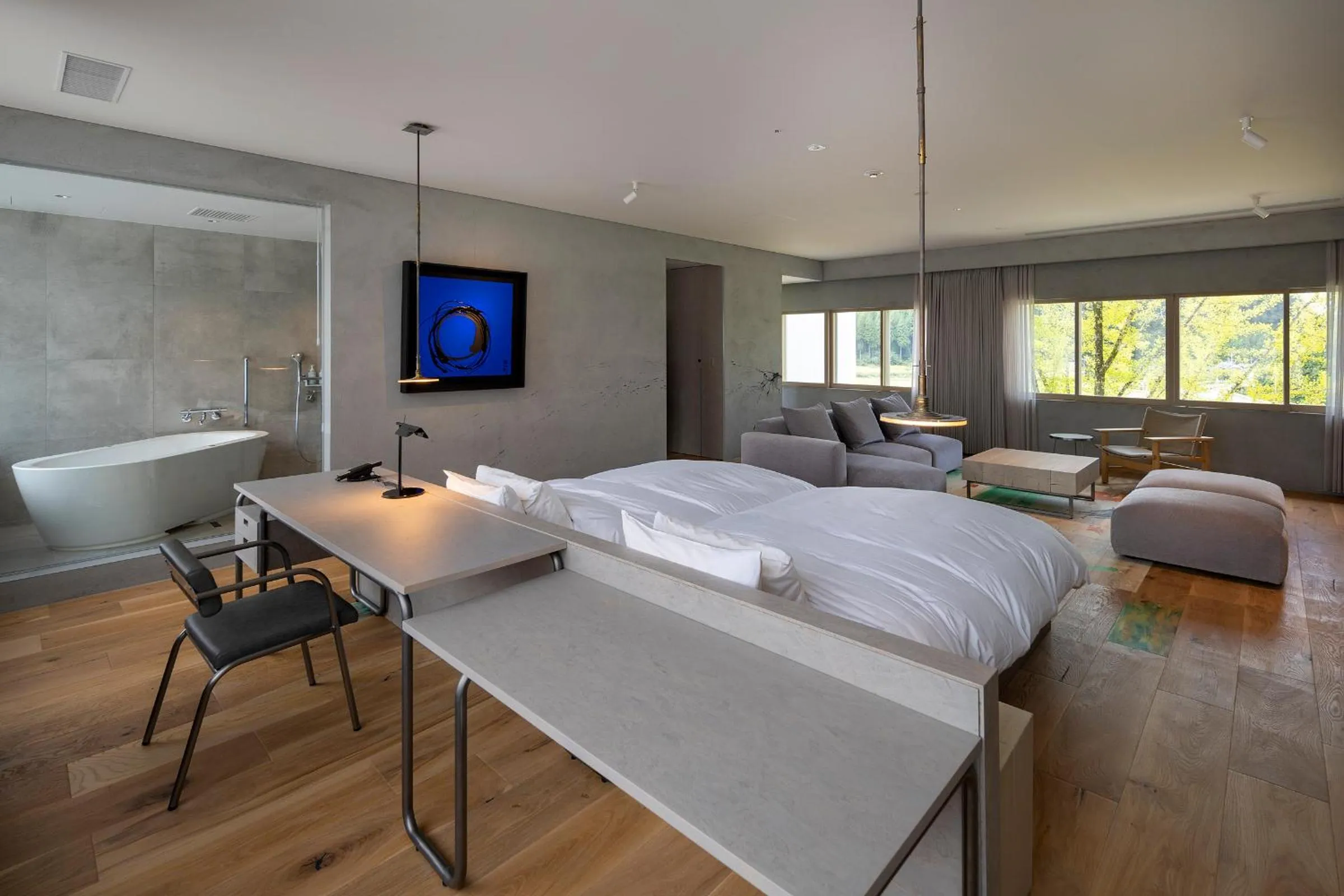 Photo of the whole room, Bed in Auberge eaufeu