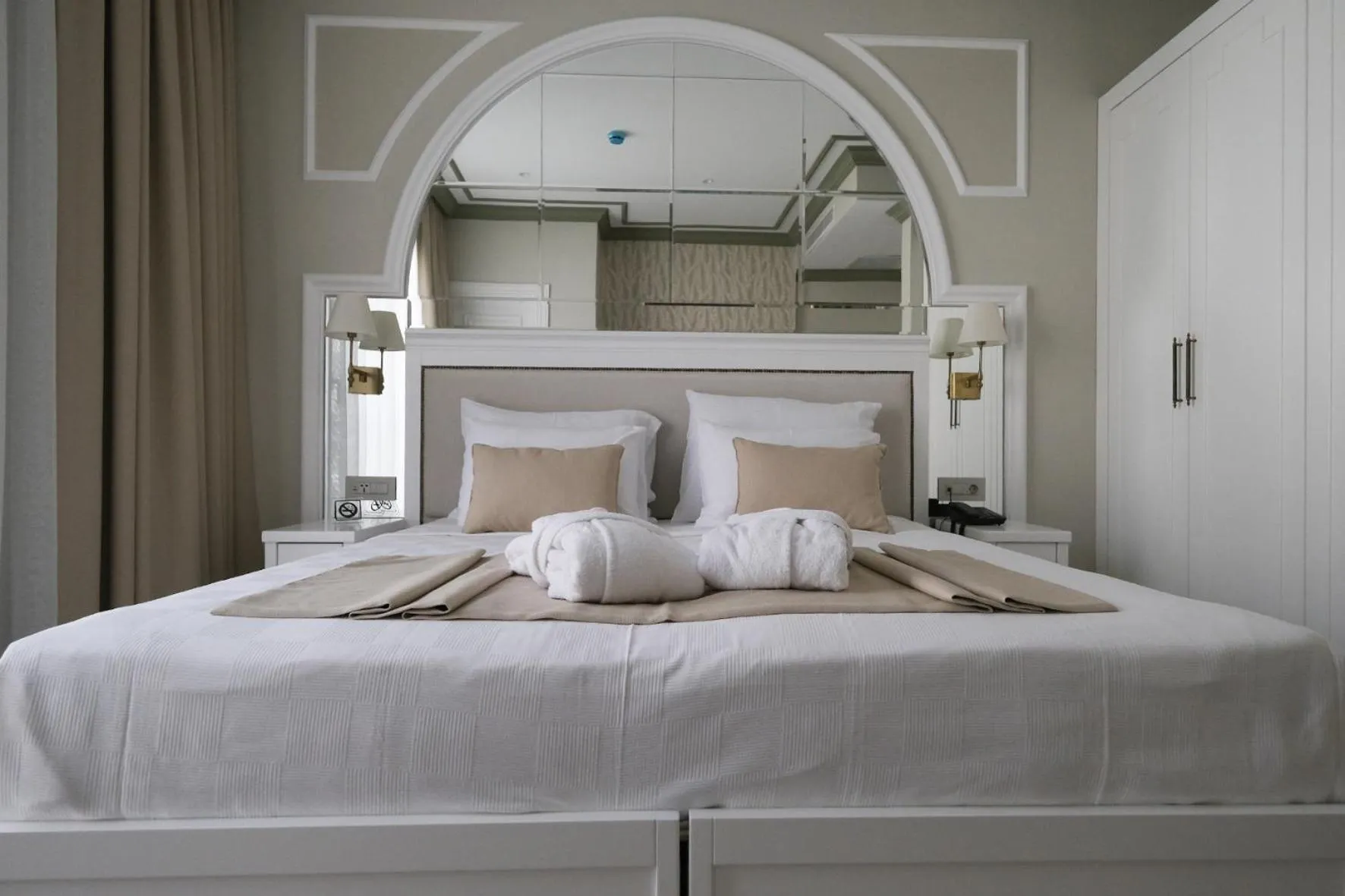 Bed in DBD Hotel Bayraklı