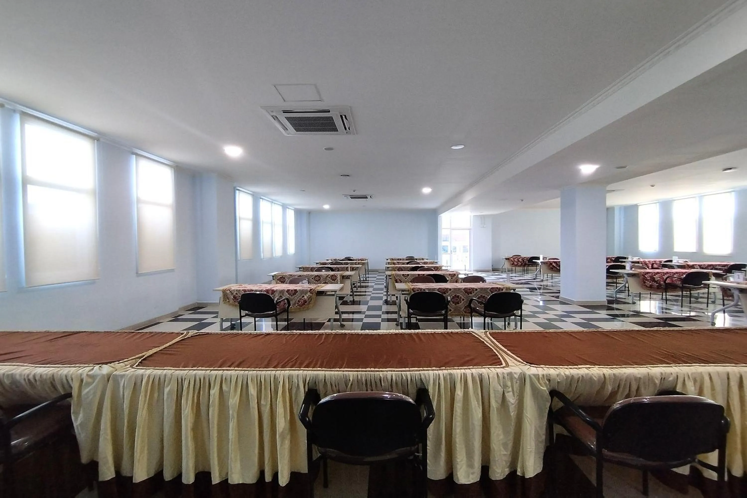 Meeting/conference room in Hotel Sutha Inn Syariah