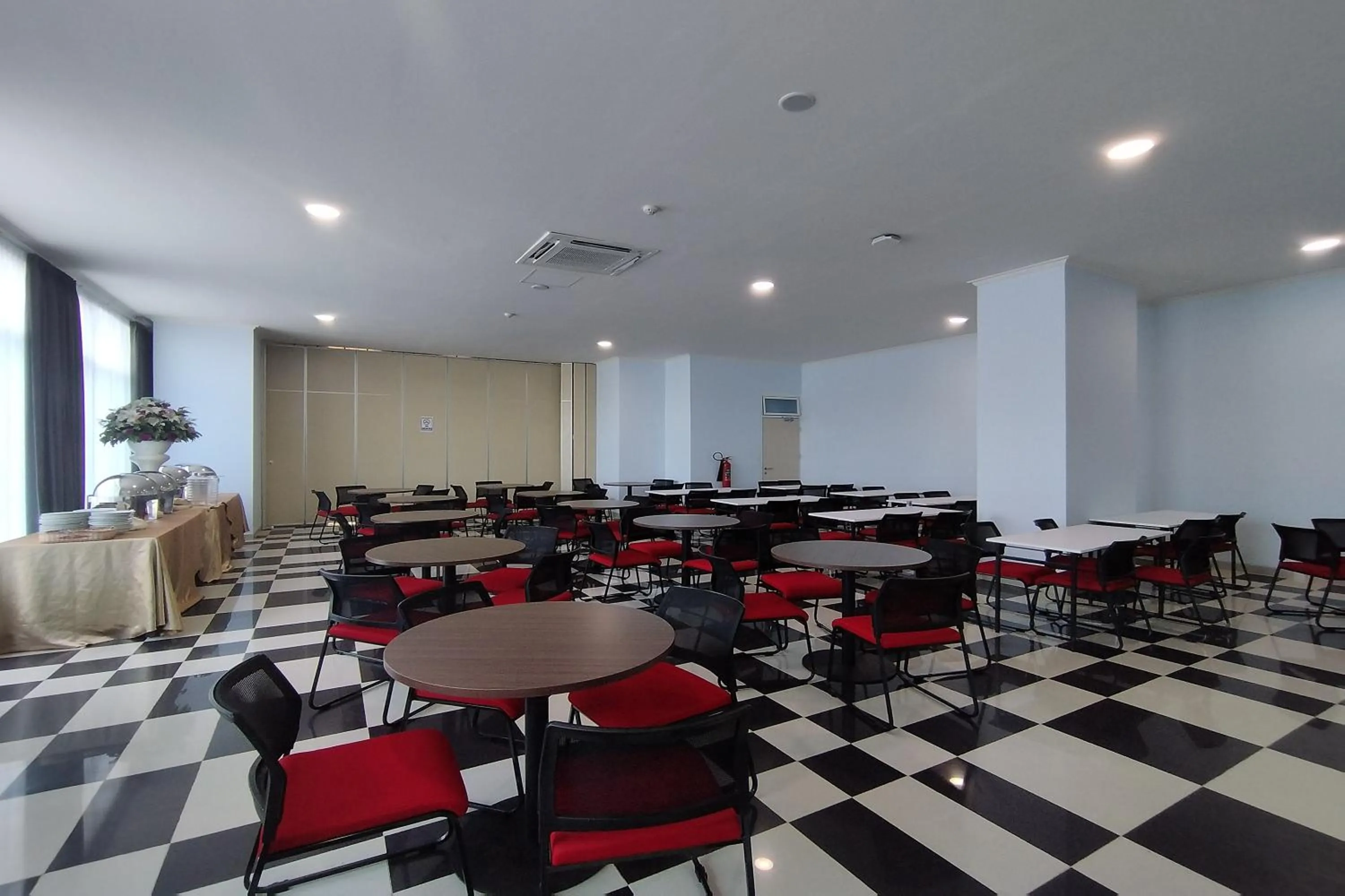 Restaurant/places to eat in Hotel Sutha Inn Syariah