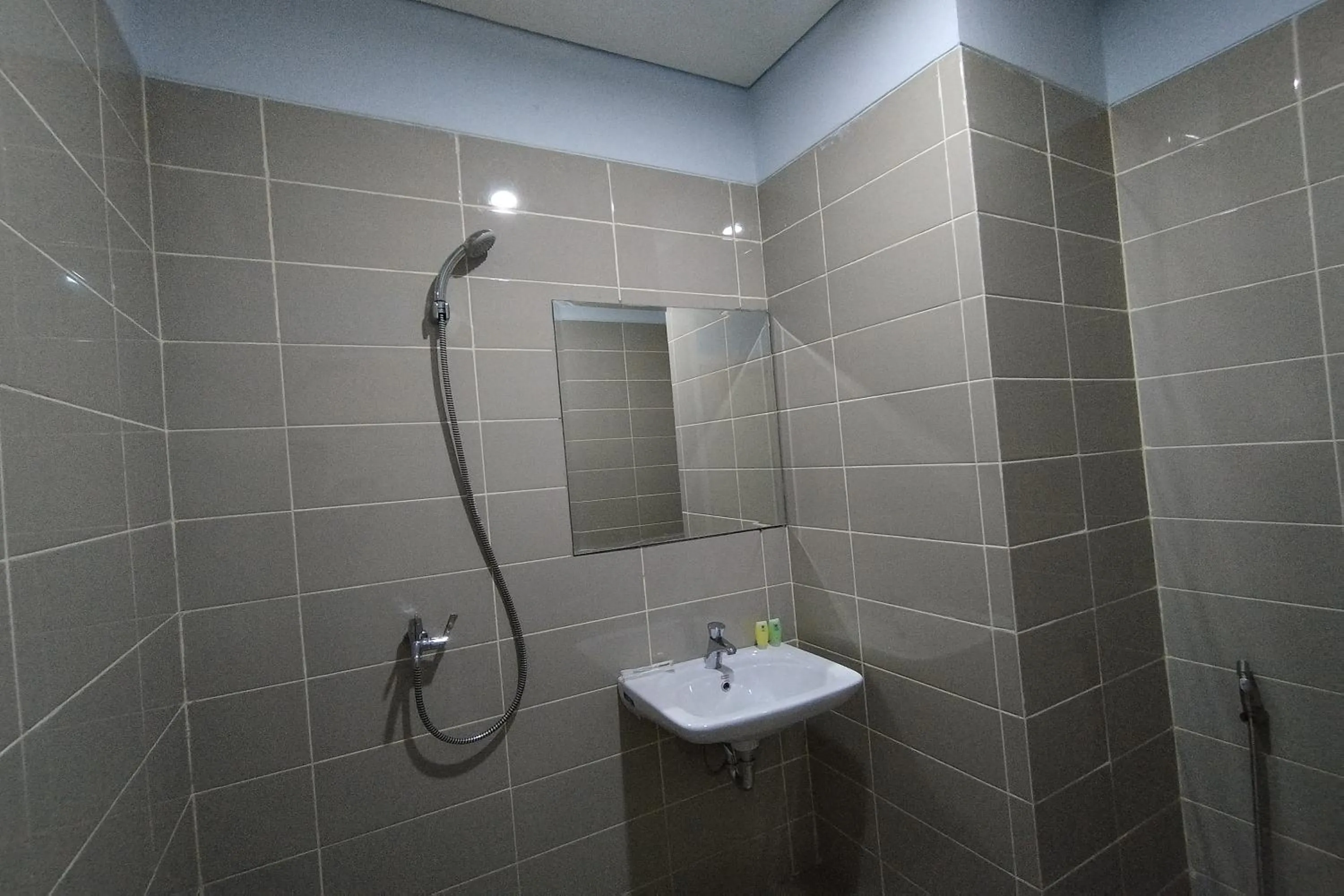 Shower in Hotel Sutha Inn Syariah