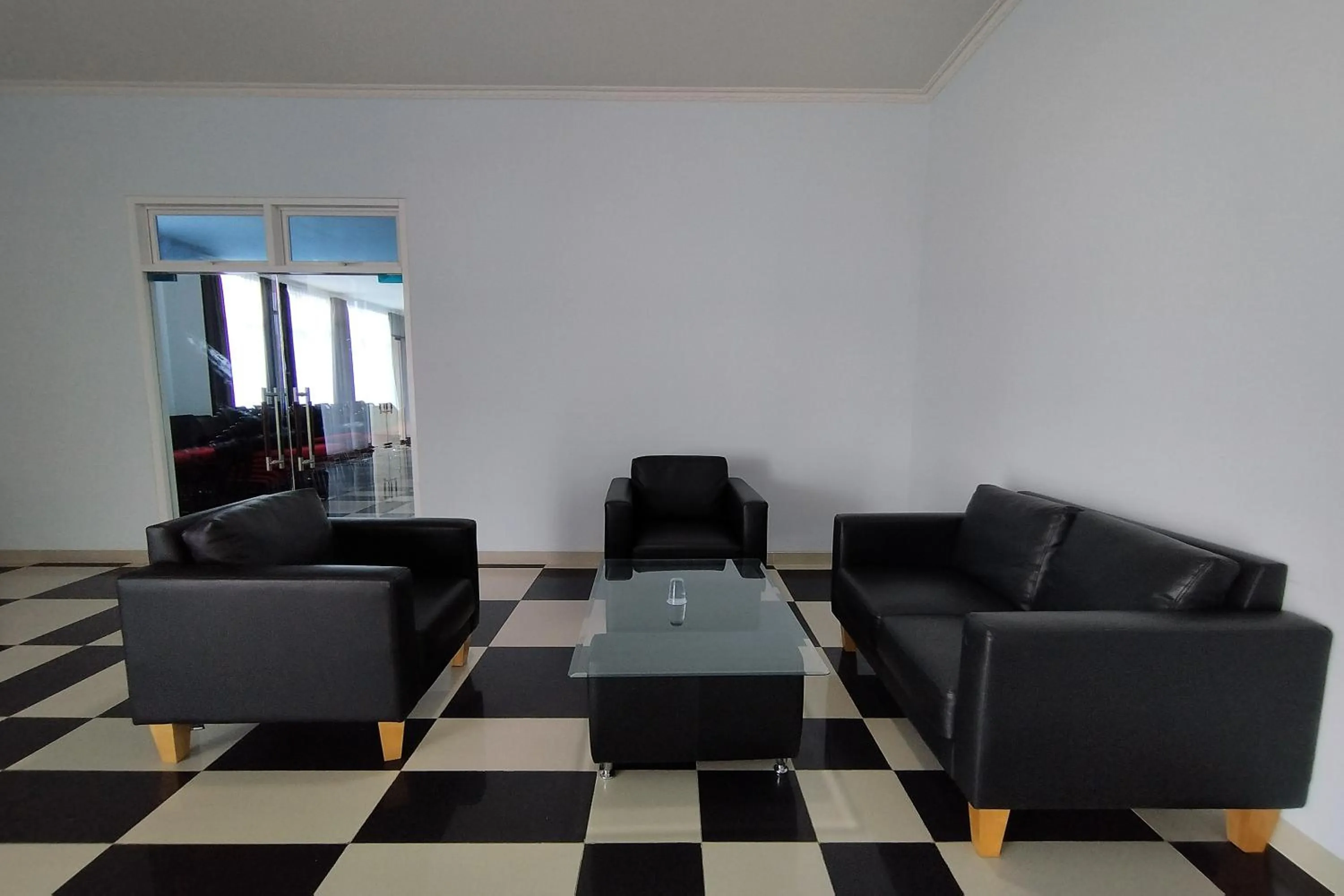 Business facilities in Hotel Sutha Inn Syariah