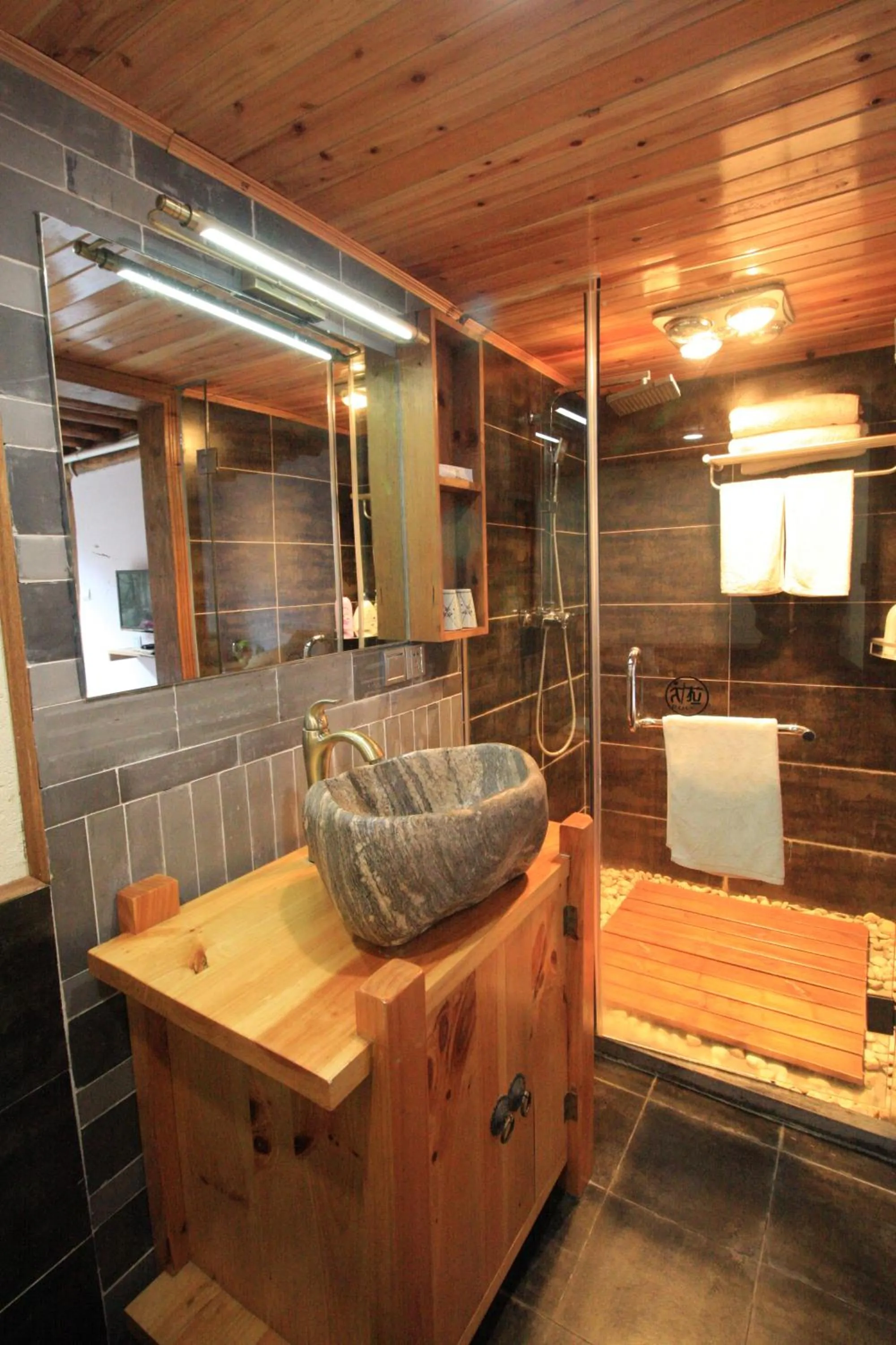 Shower in Cabin 7 Inn