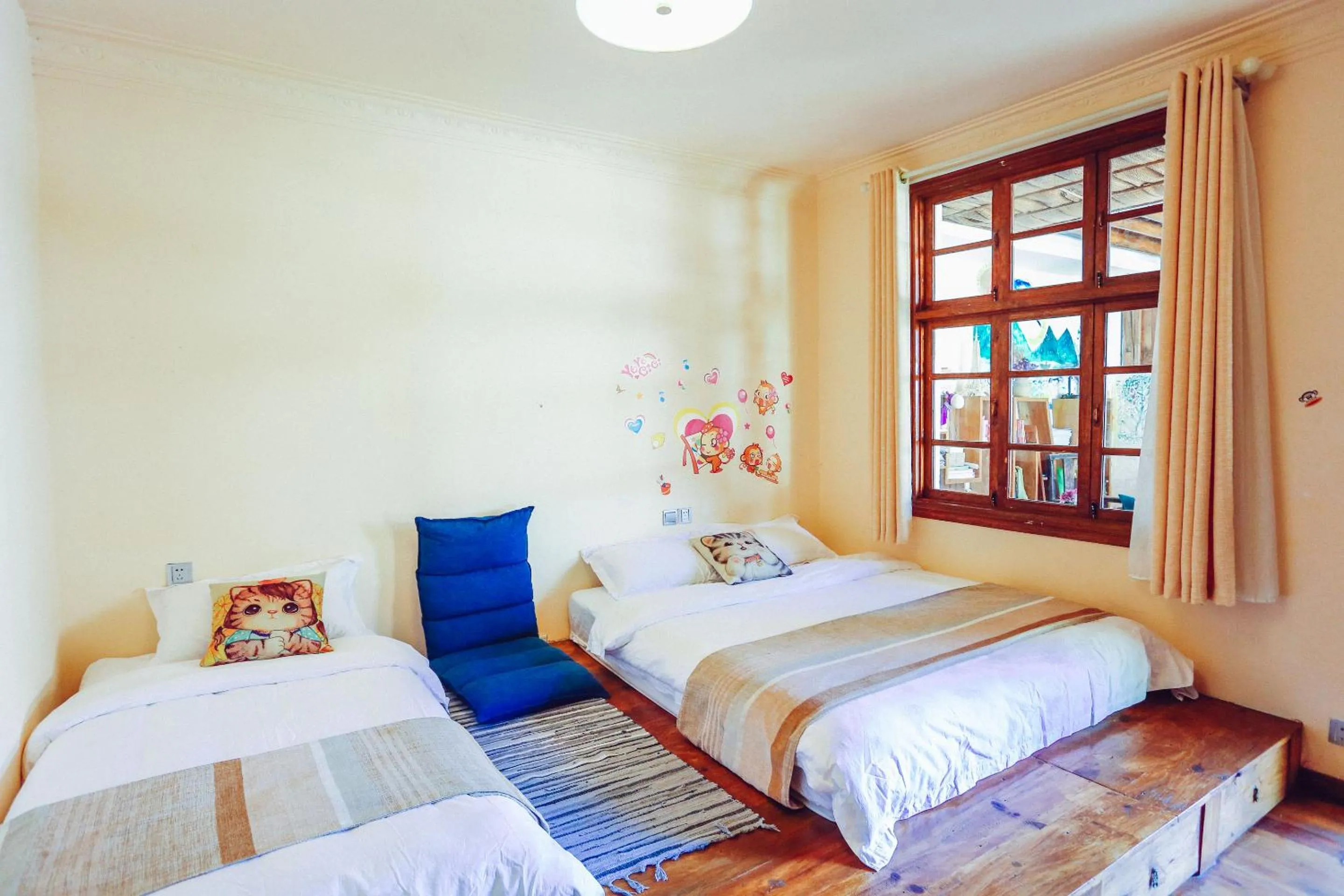 Bedroom, Bed in Cabin 7 Inn