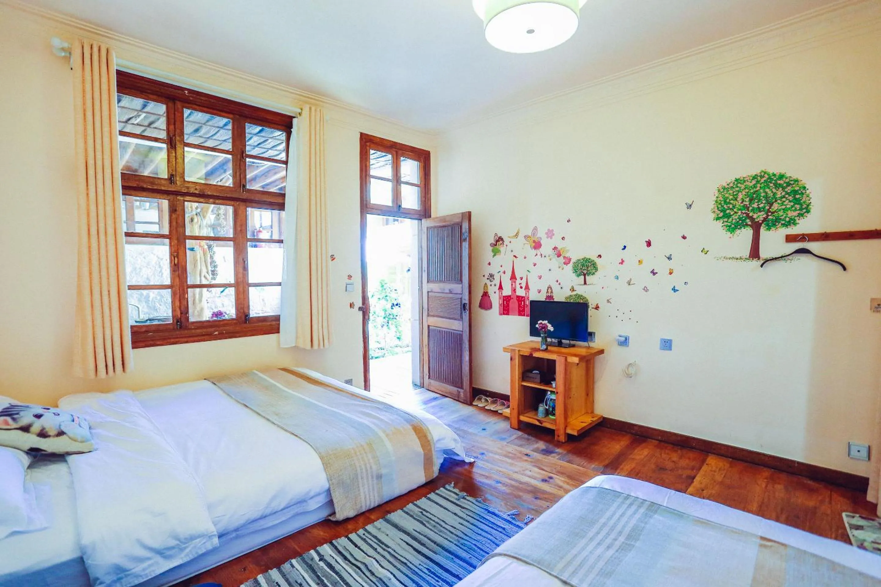 Bedroom, Bed in Cabin 7 Inn