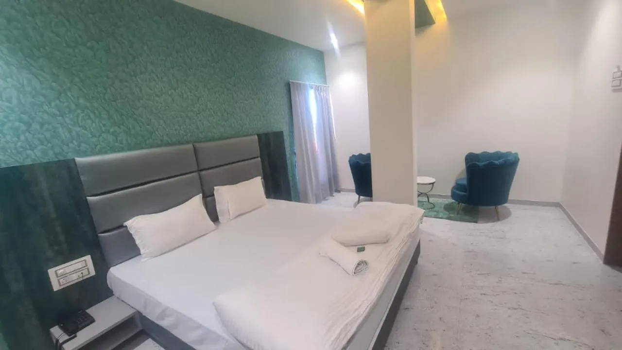 Bed in Dnyanprabha Executive