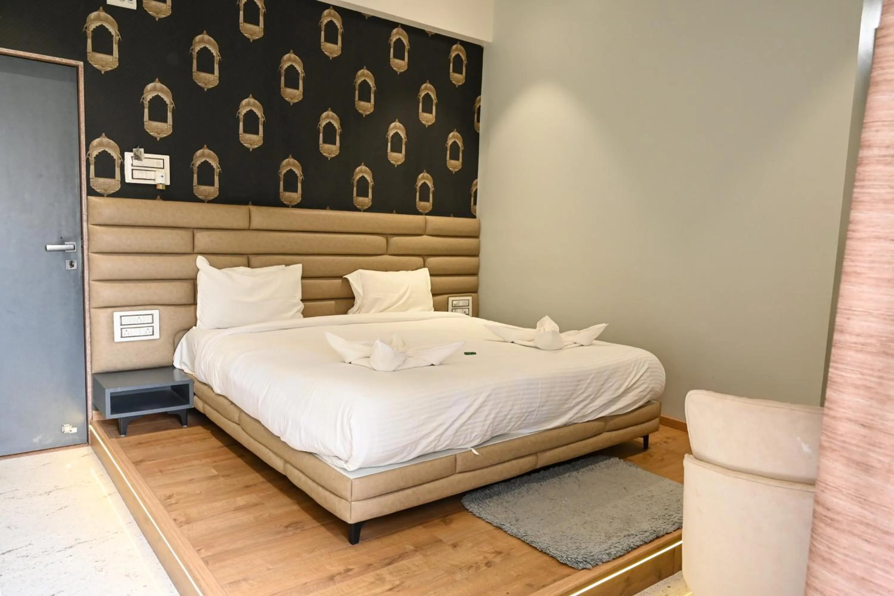 Bedroom, Bed in Dnyanprabha Executive