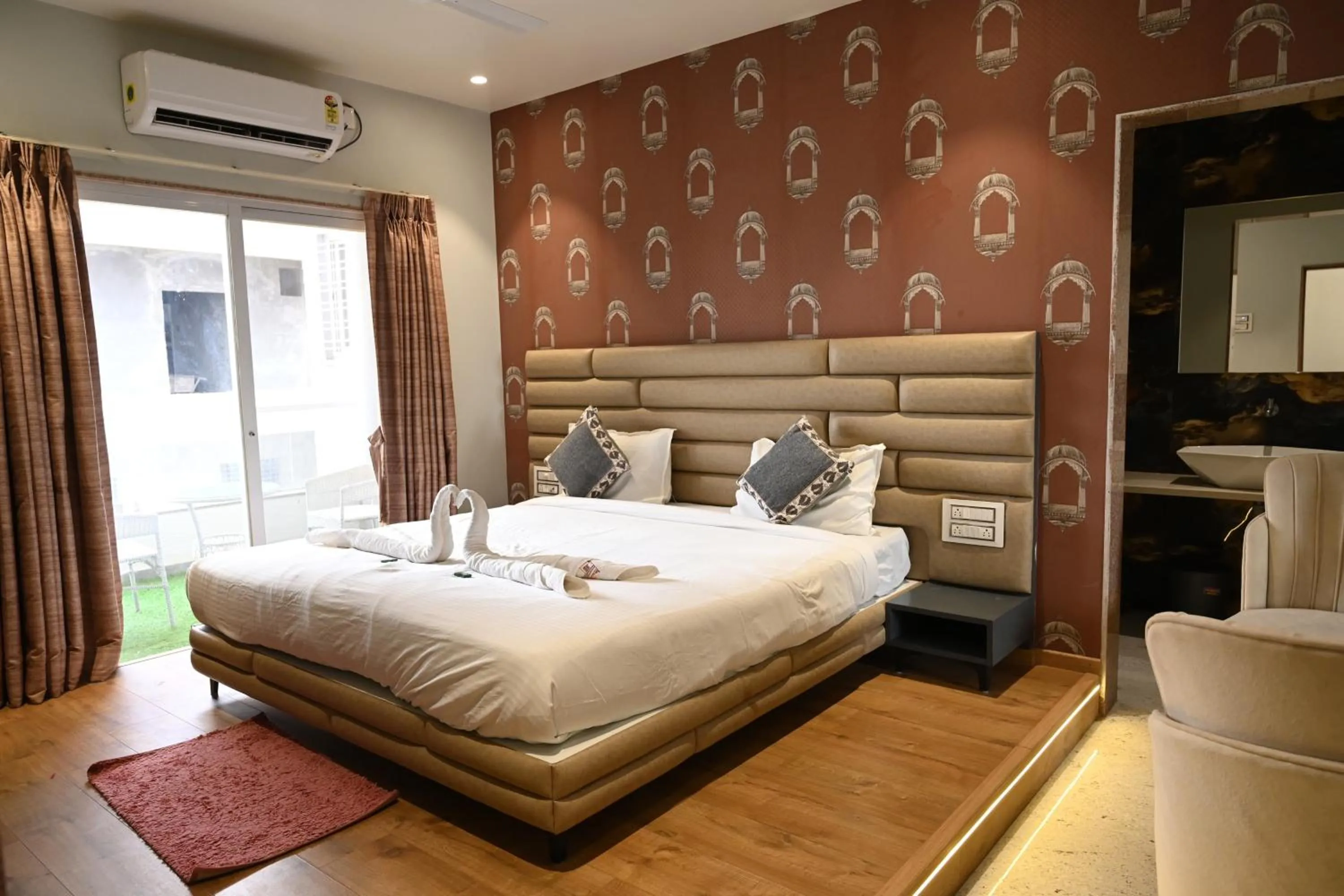 Balcony/Terrace, Bed in Dnyanprabha Executive