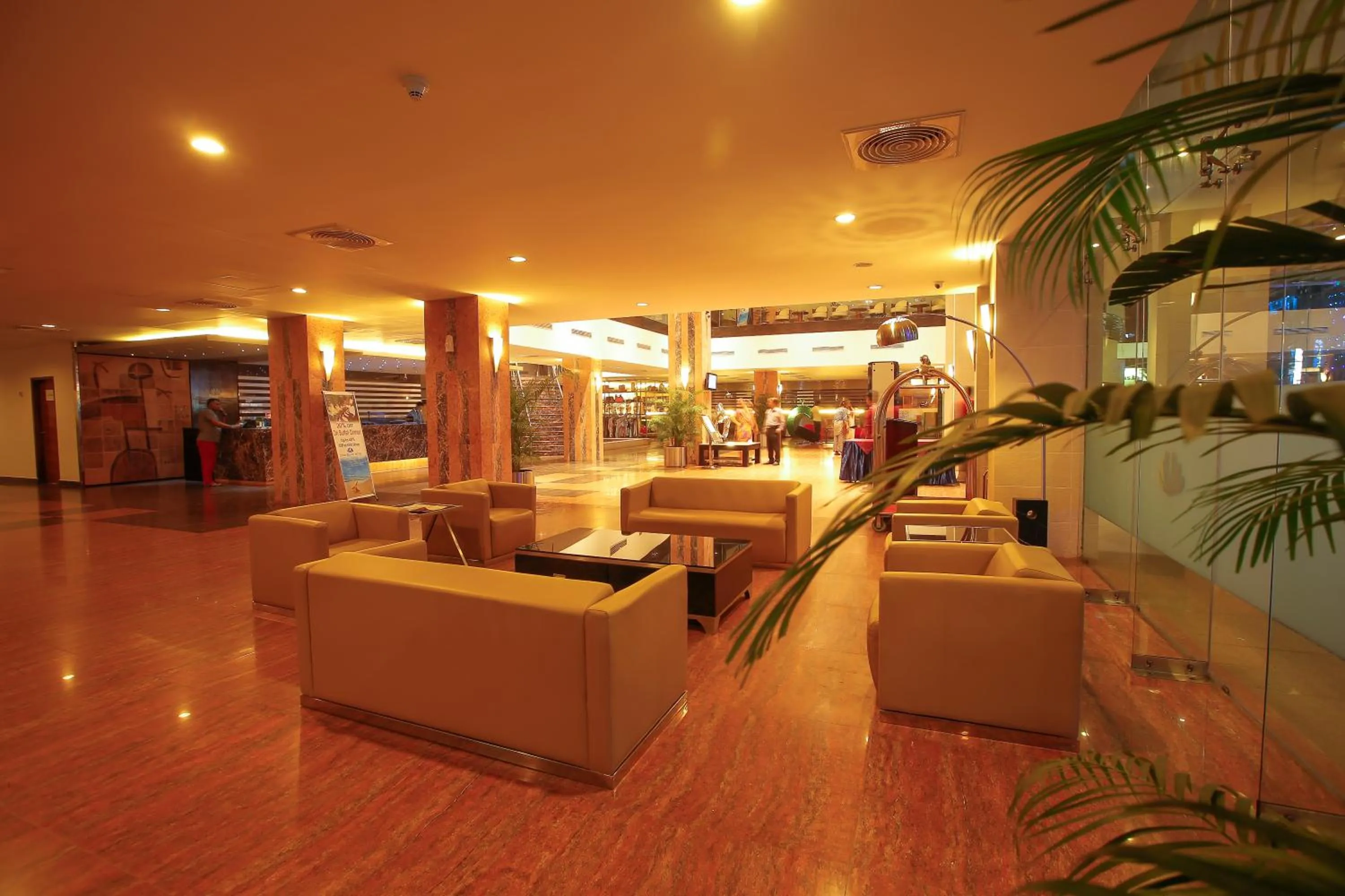 Lobby or reception in Long Beach Hotel