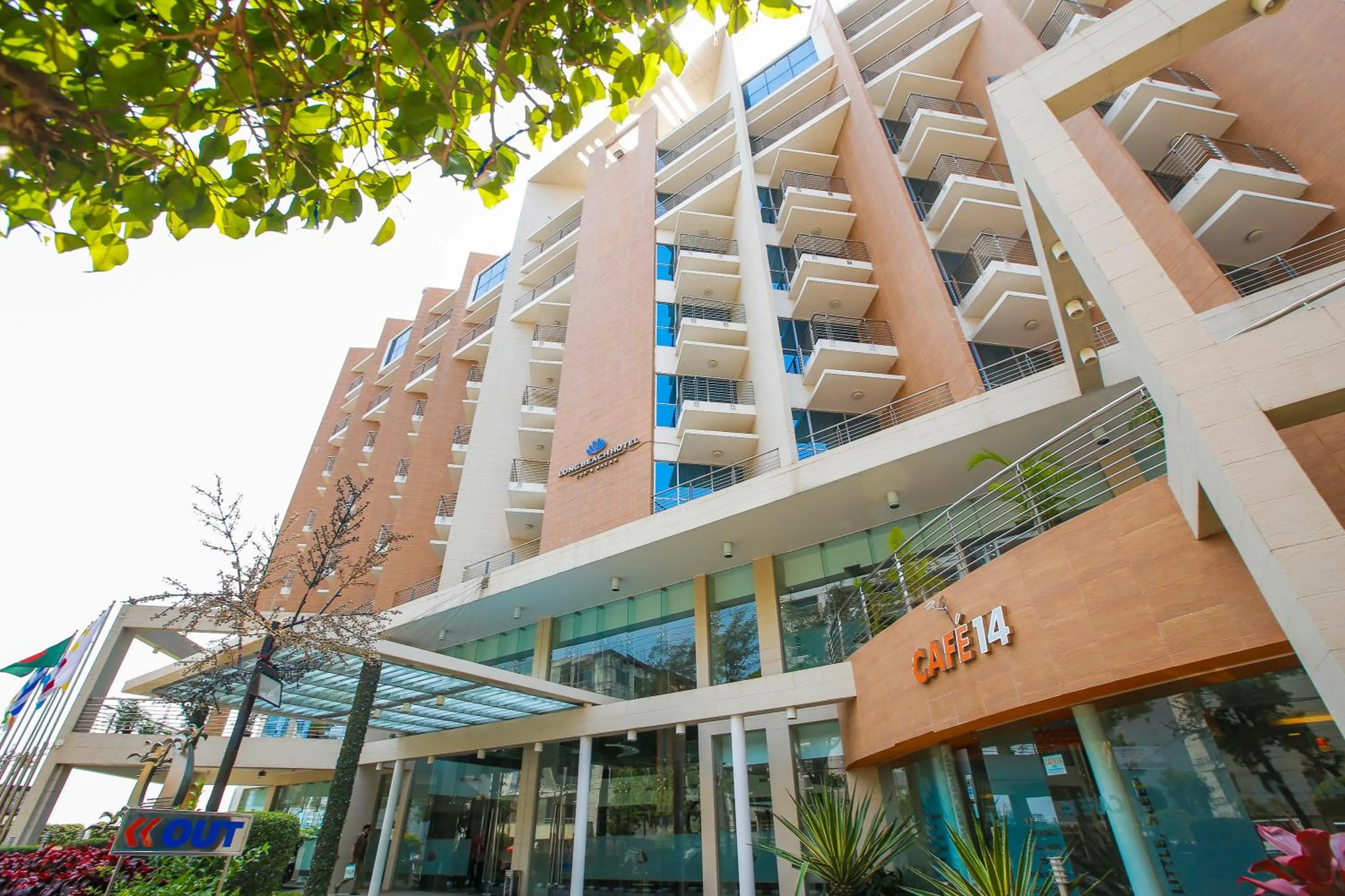 Property building in Long Beach Hotel