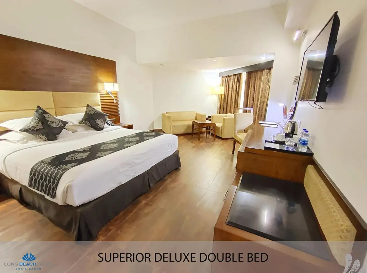 Superior Double Room in Long Beach Hotel Superior Double Room in Long Beach Hotel