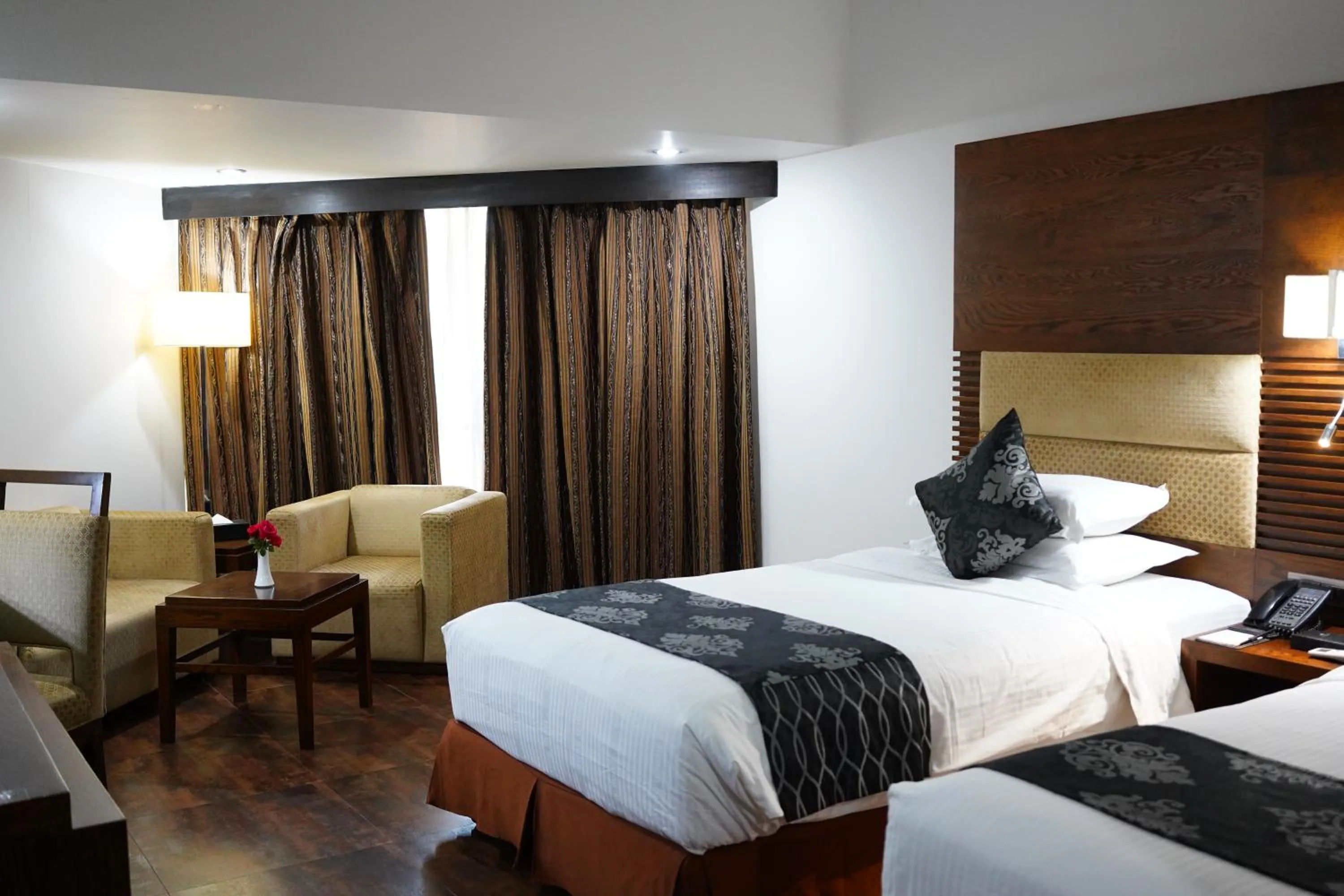 Bed in Long Beach Hotel