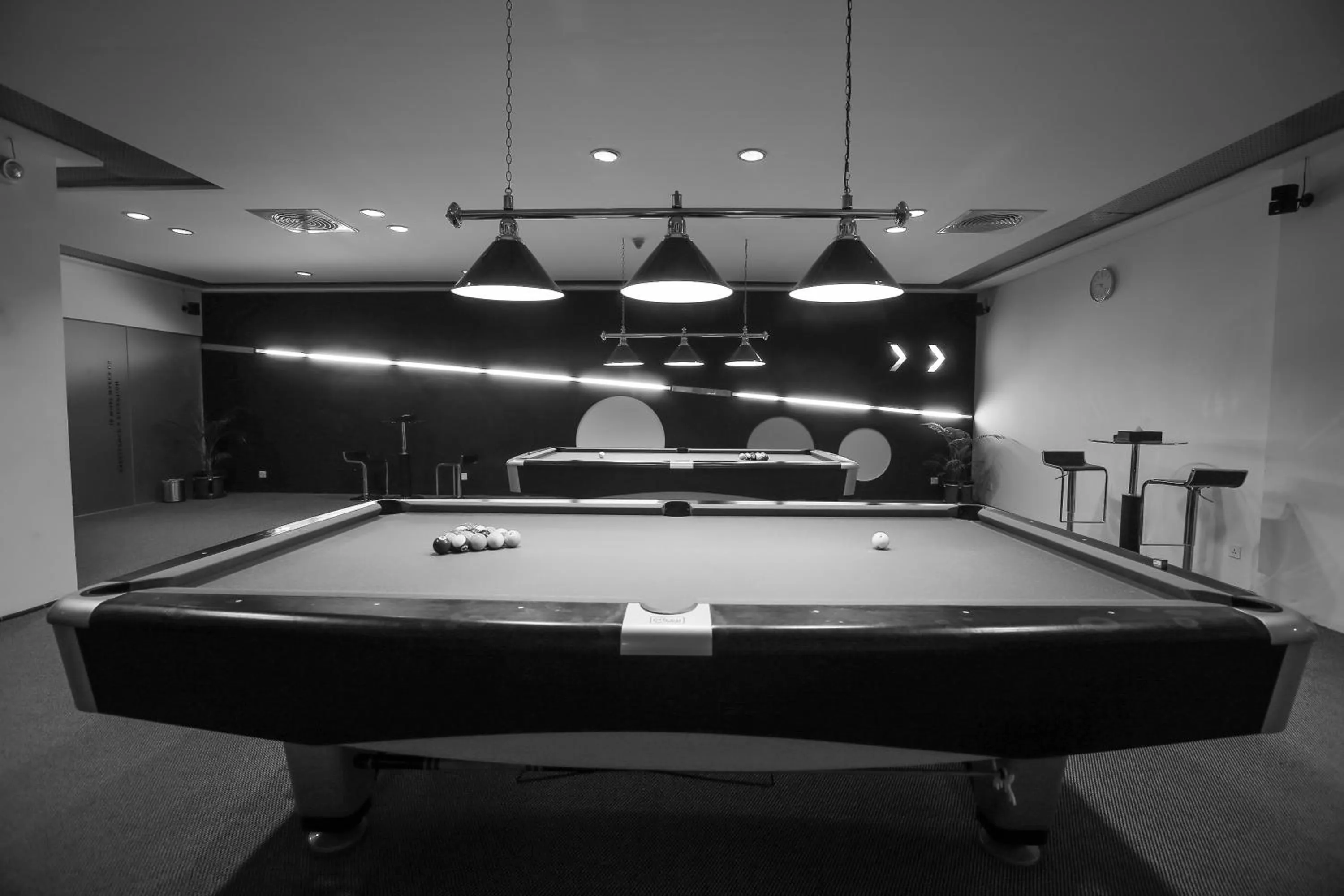 Billiard in Long Beach Hotel