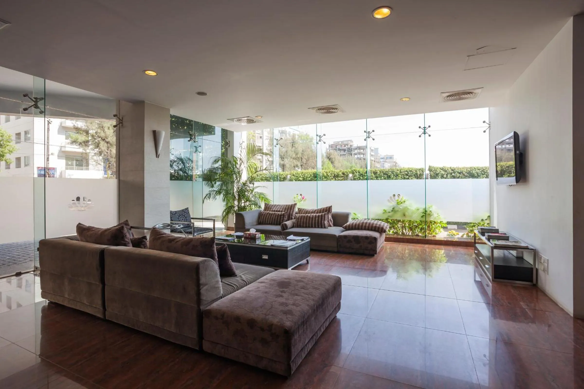 Seating area in Long Beach Hotel