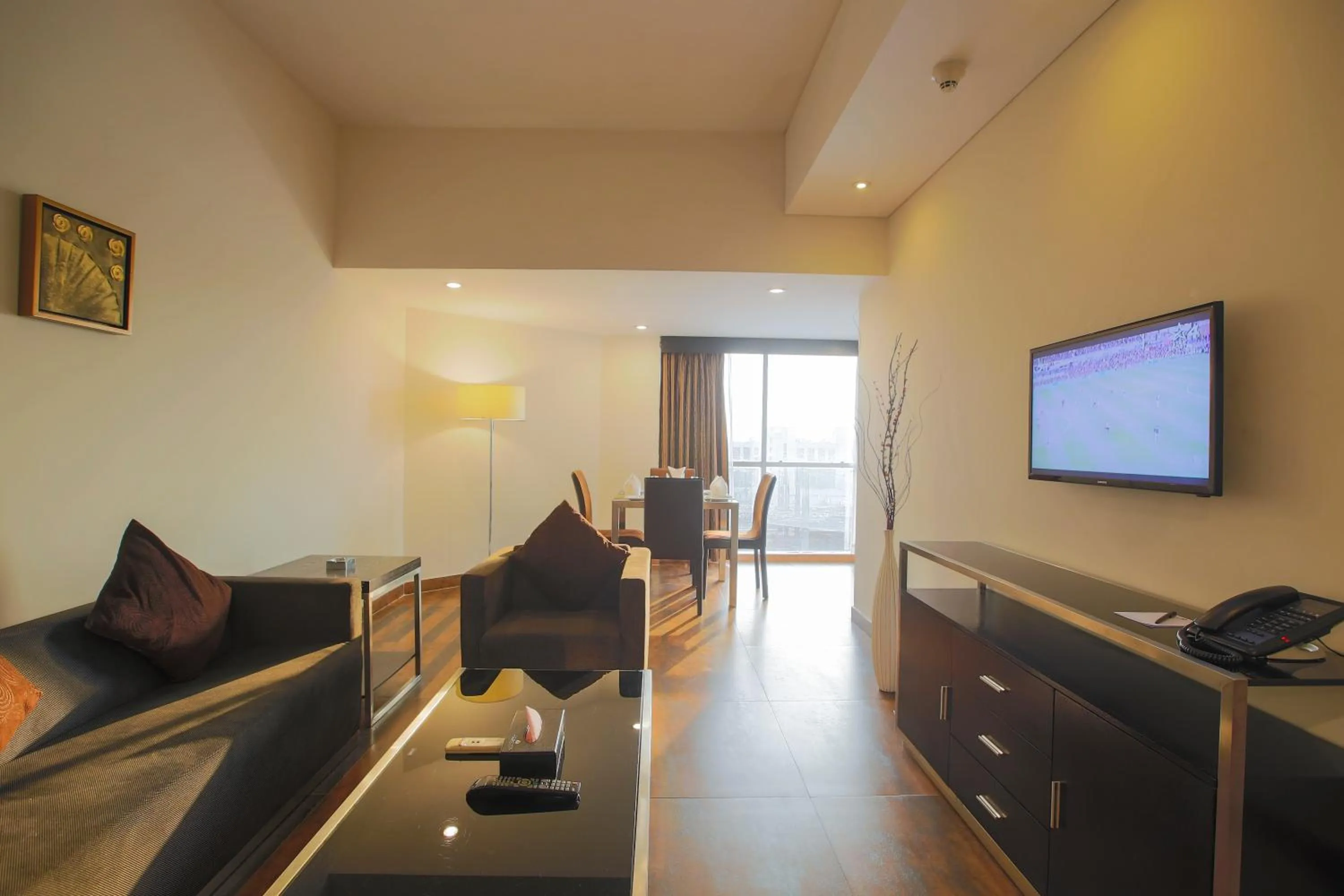 Living room in Long Beach Hotel