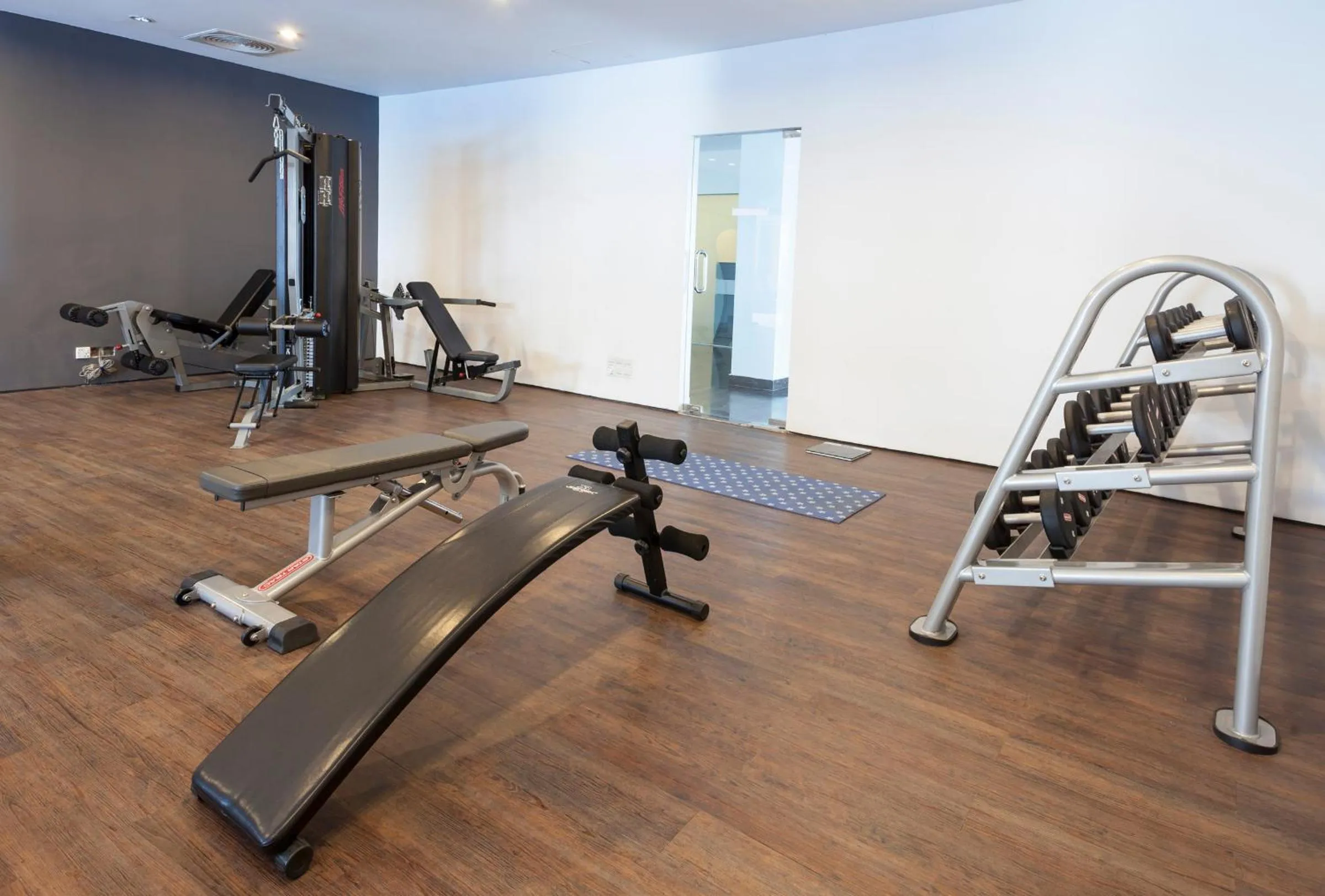 Fitness centre/facilities in Long Beach Hotel
