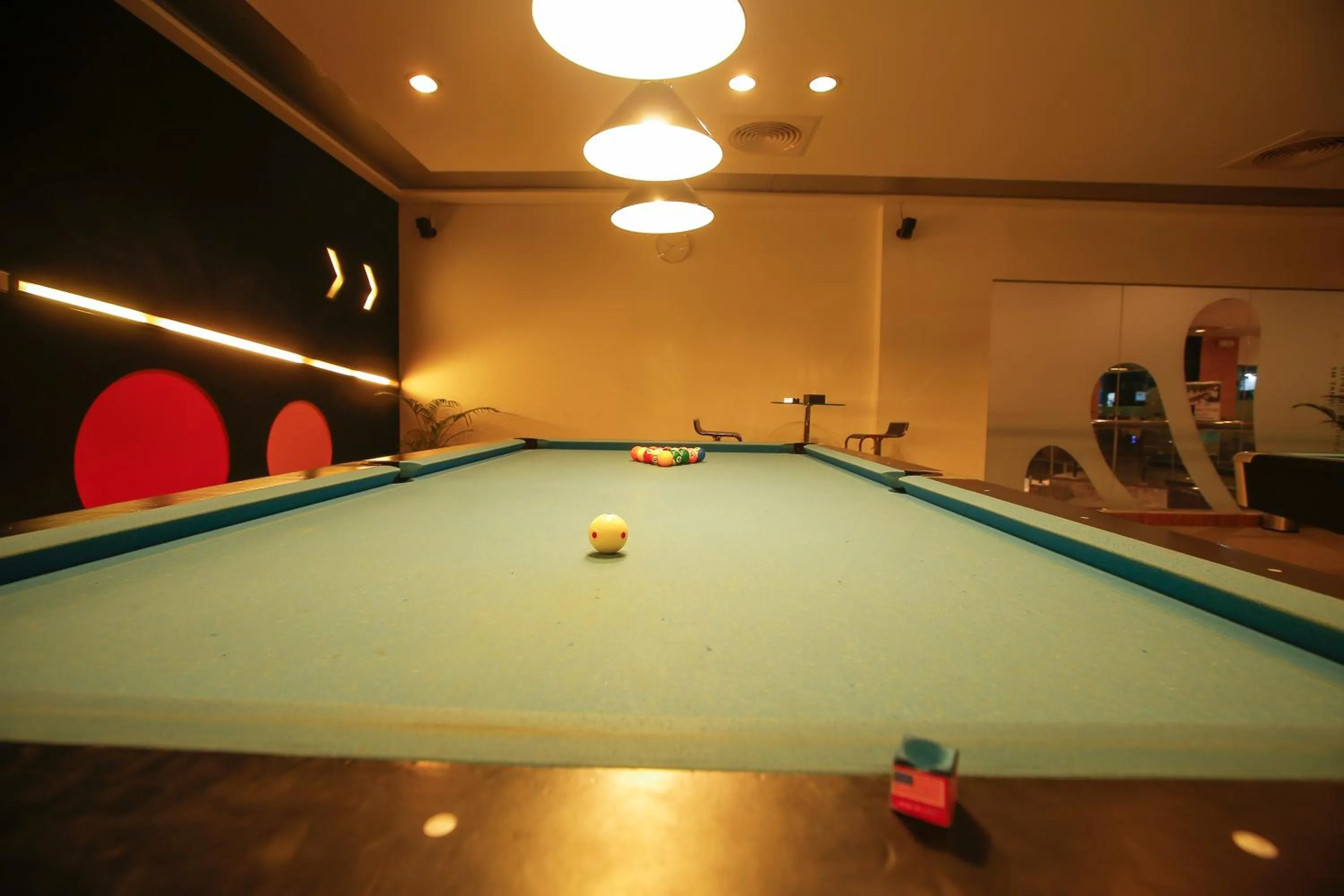 Billiard in Long Beach Hotel